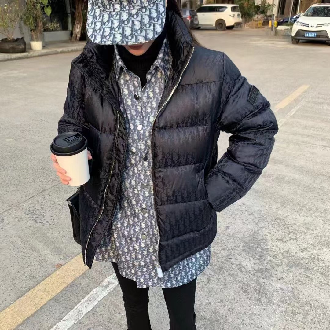 Dior/迪奥满印暗纹老花羽绒服 上身效果#