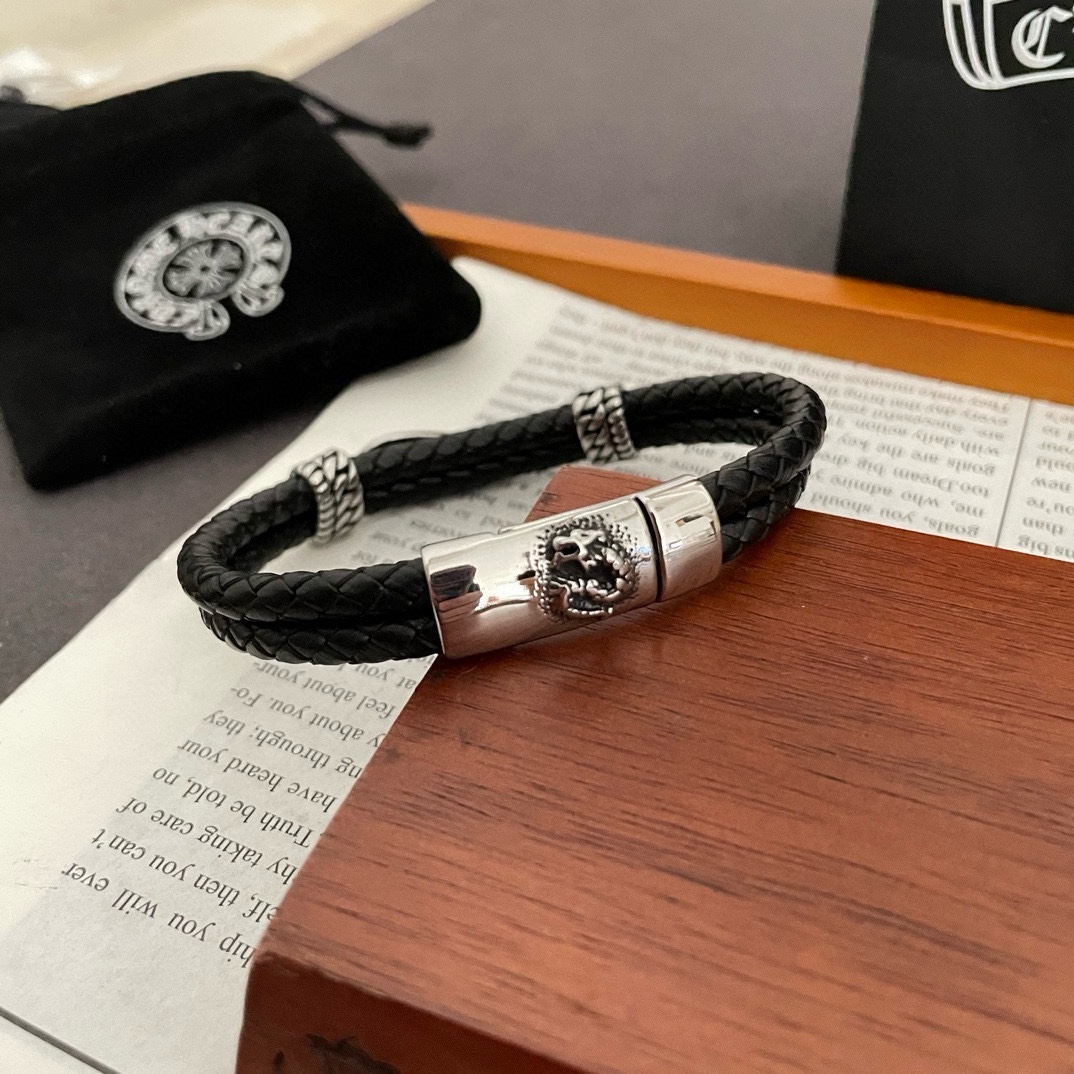 专柜品质】Chrome Hearts克罗心 经典复古羽毛手镯 凹凸造型不同的花纹设计风格 呈现出与众不同 十字架 童军花是克罗心的志 4