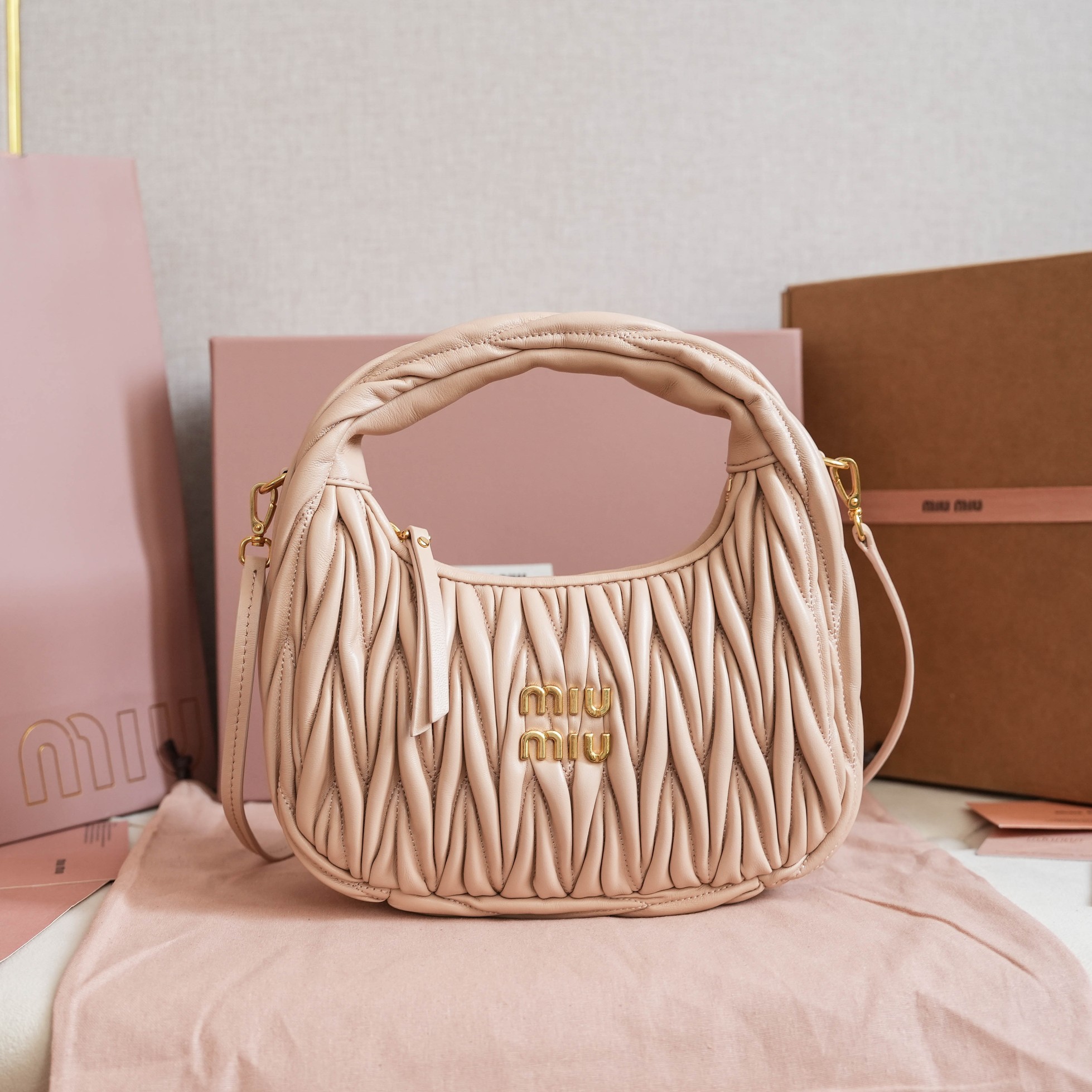 MiuWander Lambskin Matelasse Texture Handbag