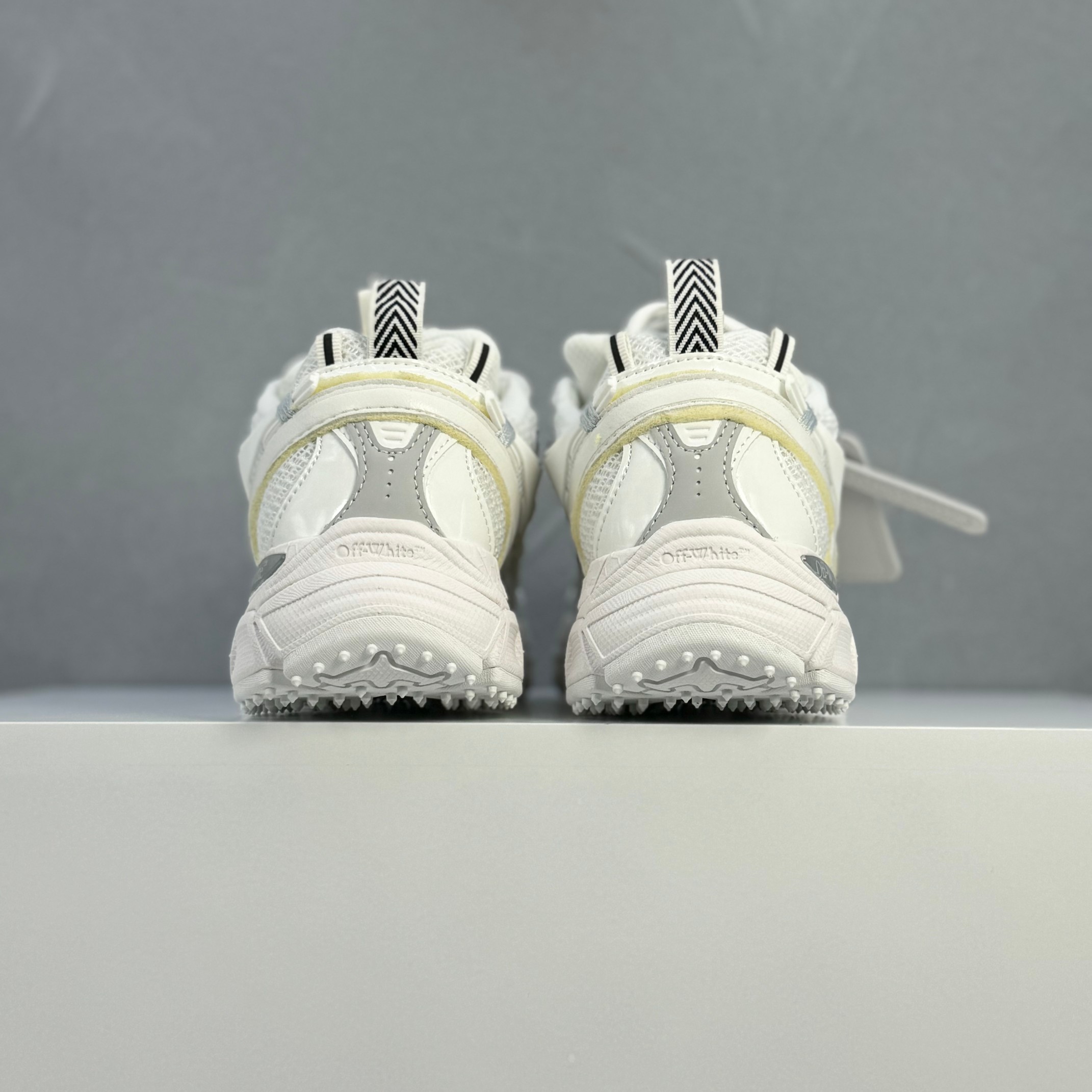 Off-White 2024 Retro Sneakers: Lightweight, Breathable, and Durable Running Shoes 7 a1729682712459 5366