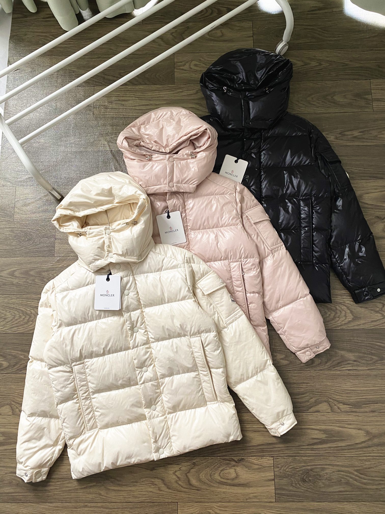 Moncler Kleding Bontmantel Zwart Roze Wit Unisex Witte ganzendons Bovenzijde met capuchon