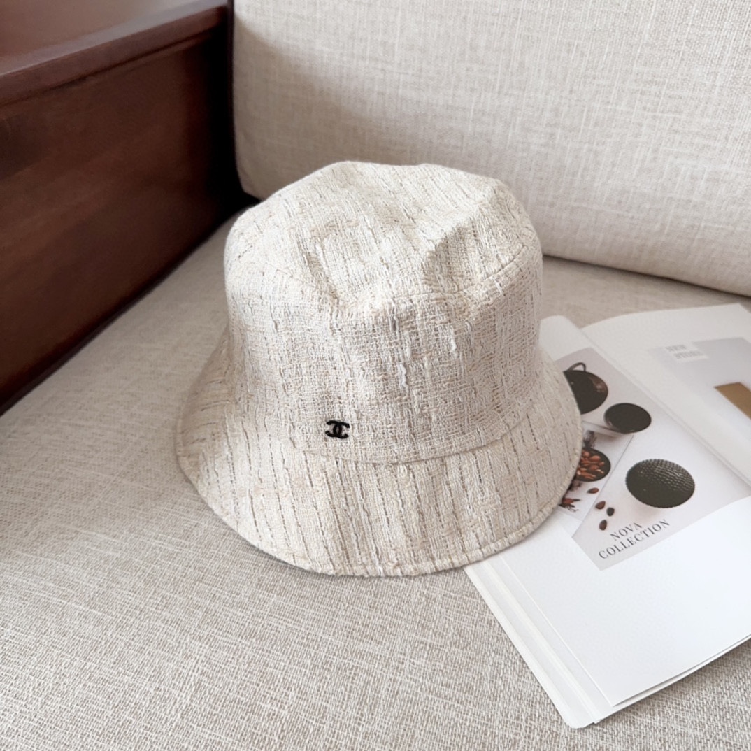 NO:214665,Chanel fisherman hats are the most popular catwalk style. Xiaoxiang autumn and winter knitted fisherman hats. Knitted tweed versatile and fashionable. I like this hat shape so much~Hat fisherman hats baseball hats knitted hats, hats, chanel, espadrilles, hats19860909Chanel 渔夫帽最火的走秀款 小香秋冬编织渔夫帽 编织花呢 百搭时尚 太喜欢这个帽型了～帽子渔夫帽棒球帽针织帽,帽子,chanel,espadrilles,hats,hat