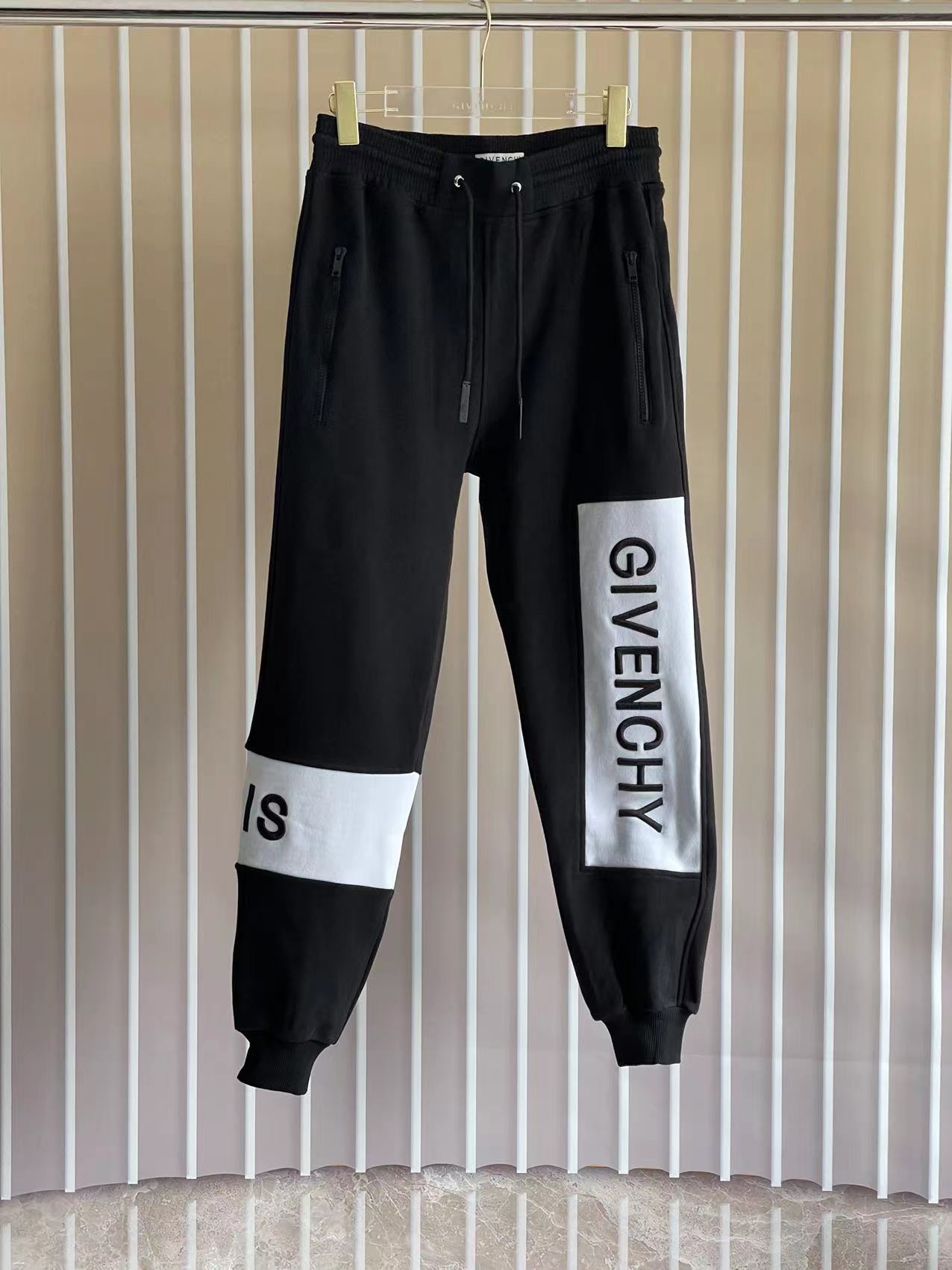 Pantalón G V C bordado en talla única.