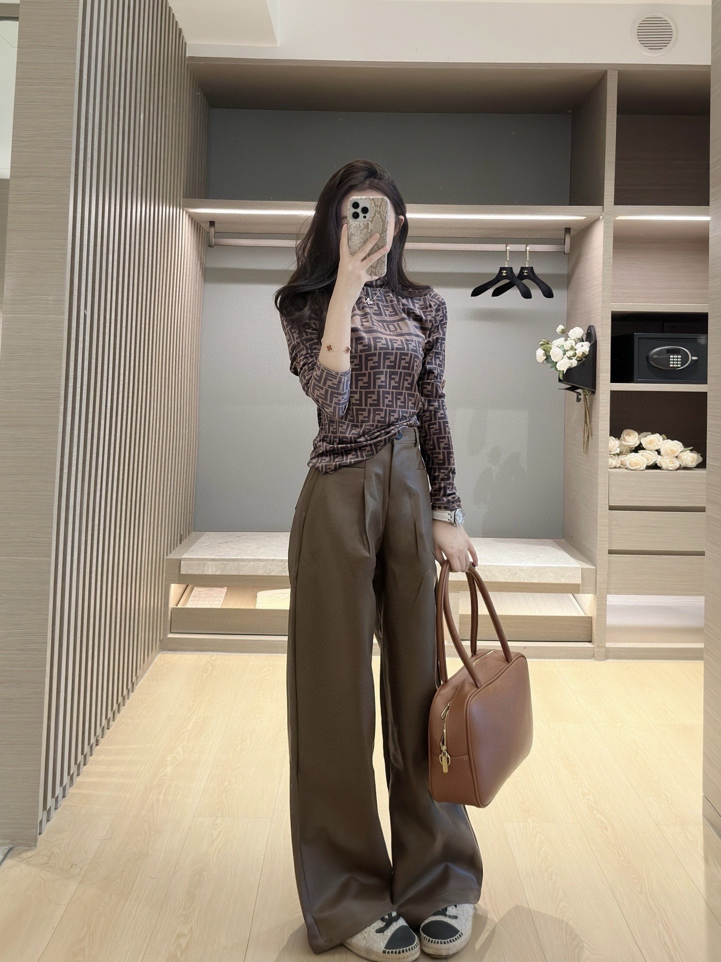 NO:313470,Model number D24102328 Fend* new custom double FF letter printed logo slim and slim half high neck long sleeve base shirt top!  (M size bust 84, sleeve length 63, clothing length 62), fendi, alexander wang19860909款号D24102328 Fend*新款定制双FF字母印花logo修身显瘦半高领长袖打底衫上衣！（M码胸围84,袖长63,衣长62）,,fendi,alexander wang,Women's clothing