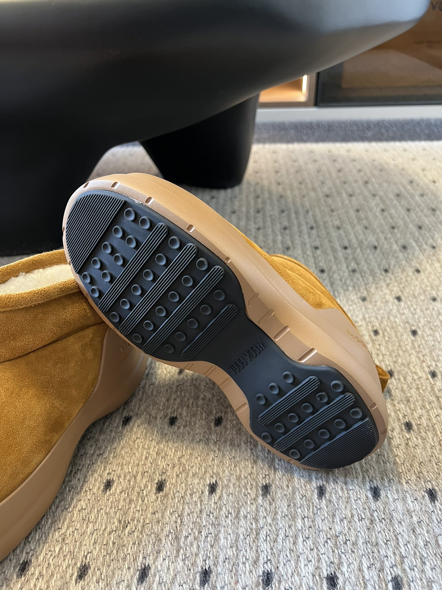 代购级别 MOON BOOT LUNA系列 24秋冬季新款 雪地靴 一双不分左右脚的鞋！超有特点！软软糯