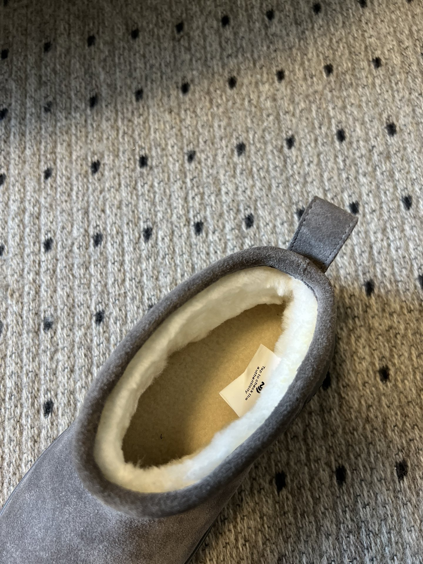 代购级别 MOON BOOT LUNA系列 24秋冬季新款 雪地靴 一双不分左右脚的鞋！超有特点！软软糯