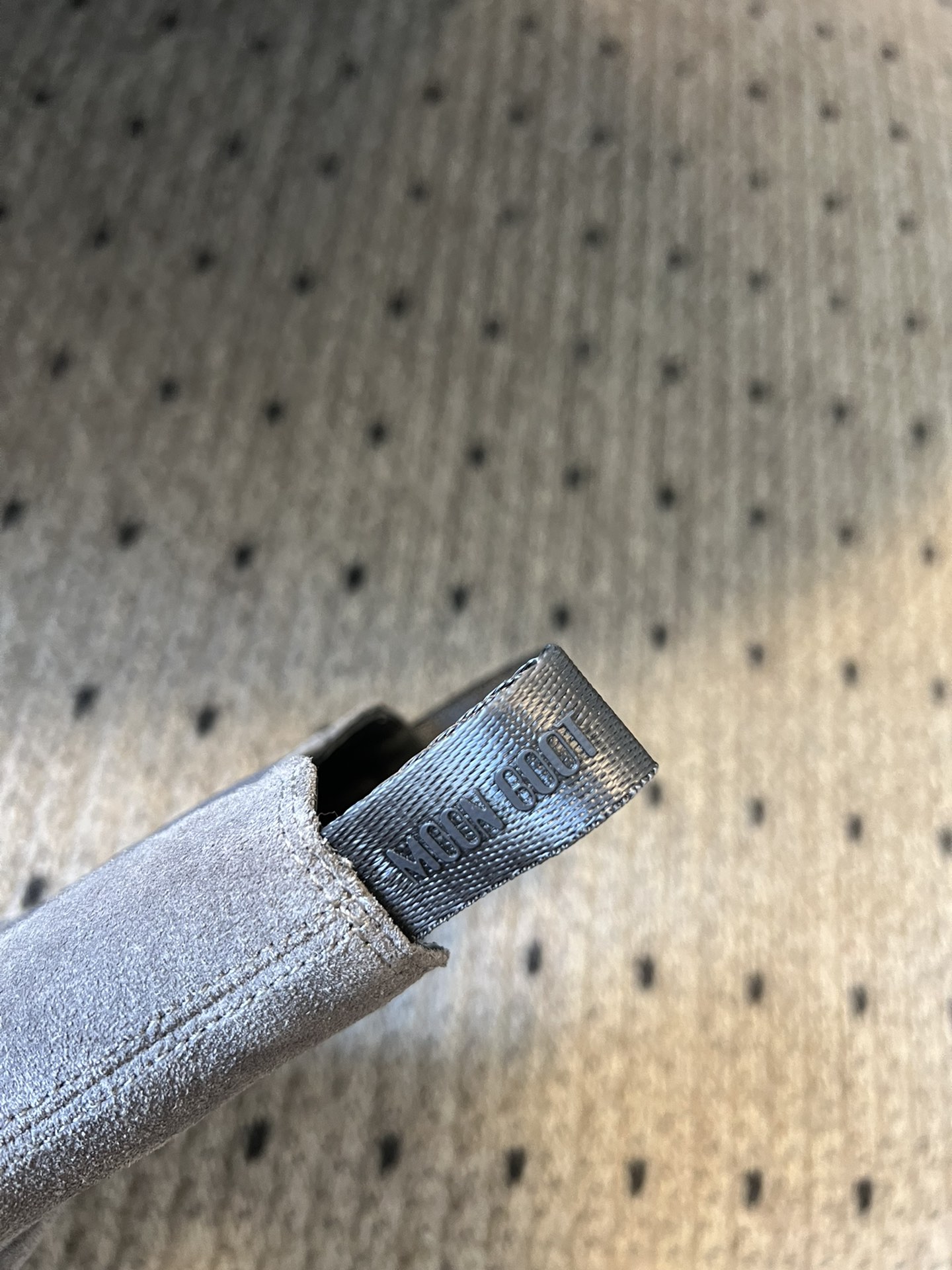 代购级别 MOON BOOT LUNA系列 24秋冬季新款 雪地靴 一双不分左右脚的鞋！超有特点！软软糯