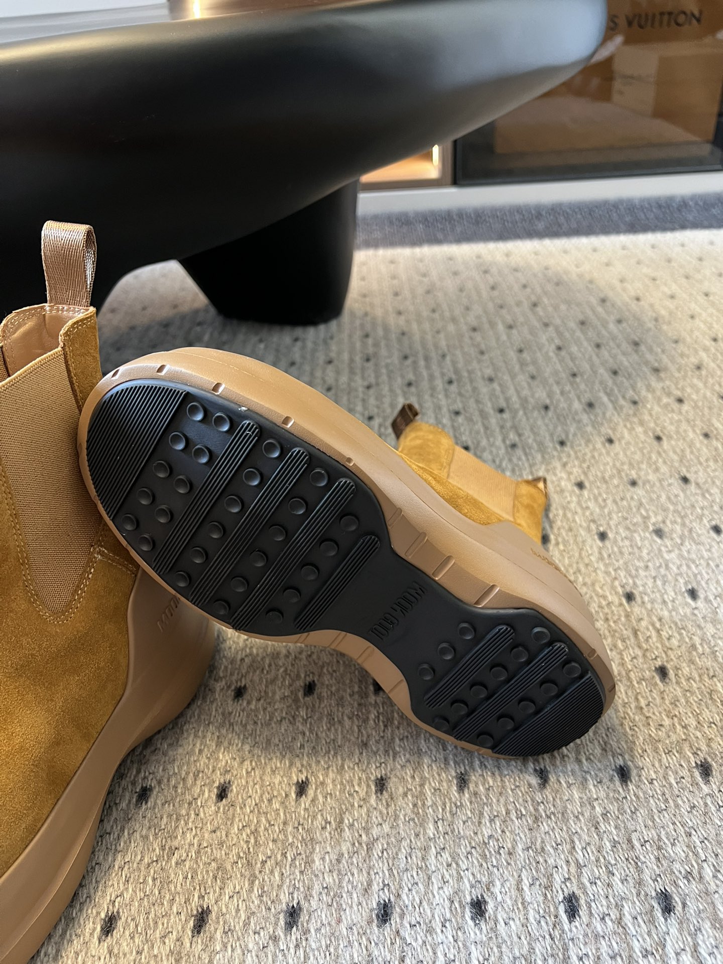 代购级别 MOON BOOT LUNA系列 24秋冬季新款 雪地靴 一双不分左右脚的鞋！超有特点！软软糯