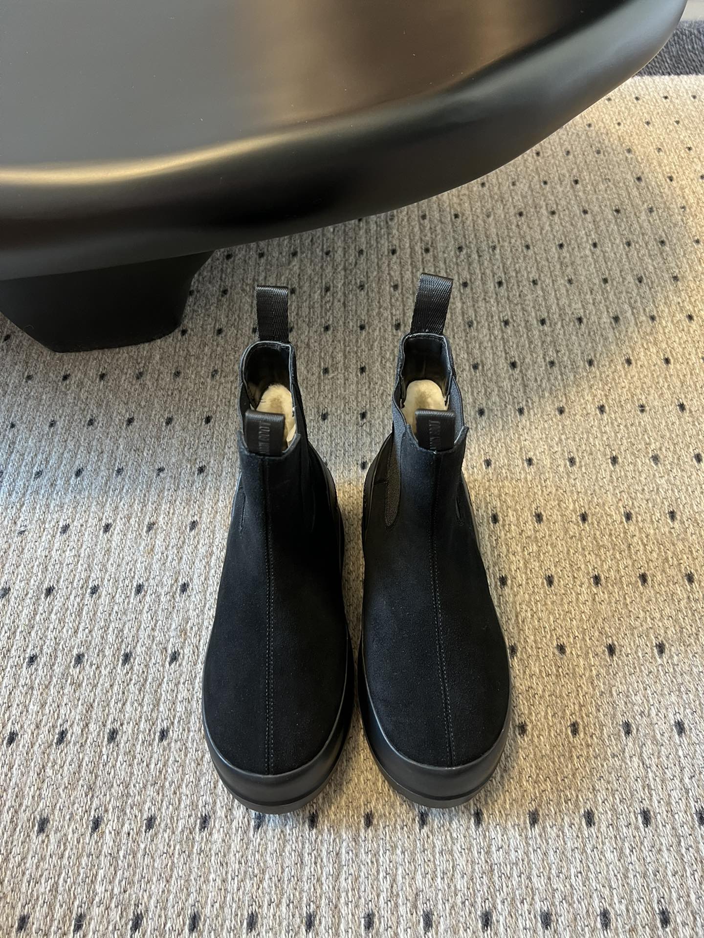 代购级别 MOON BOOT LUNA系列 24秋冬季新款 雪地靴 一双不分左右脚的鞋！超有特点！软软糯