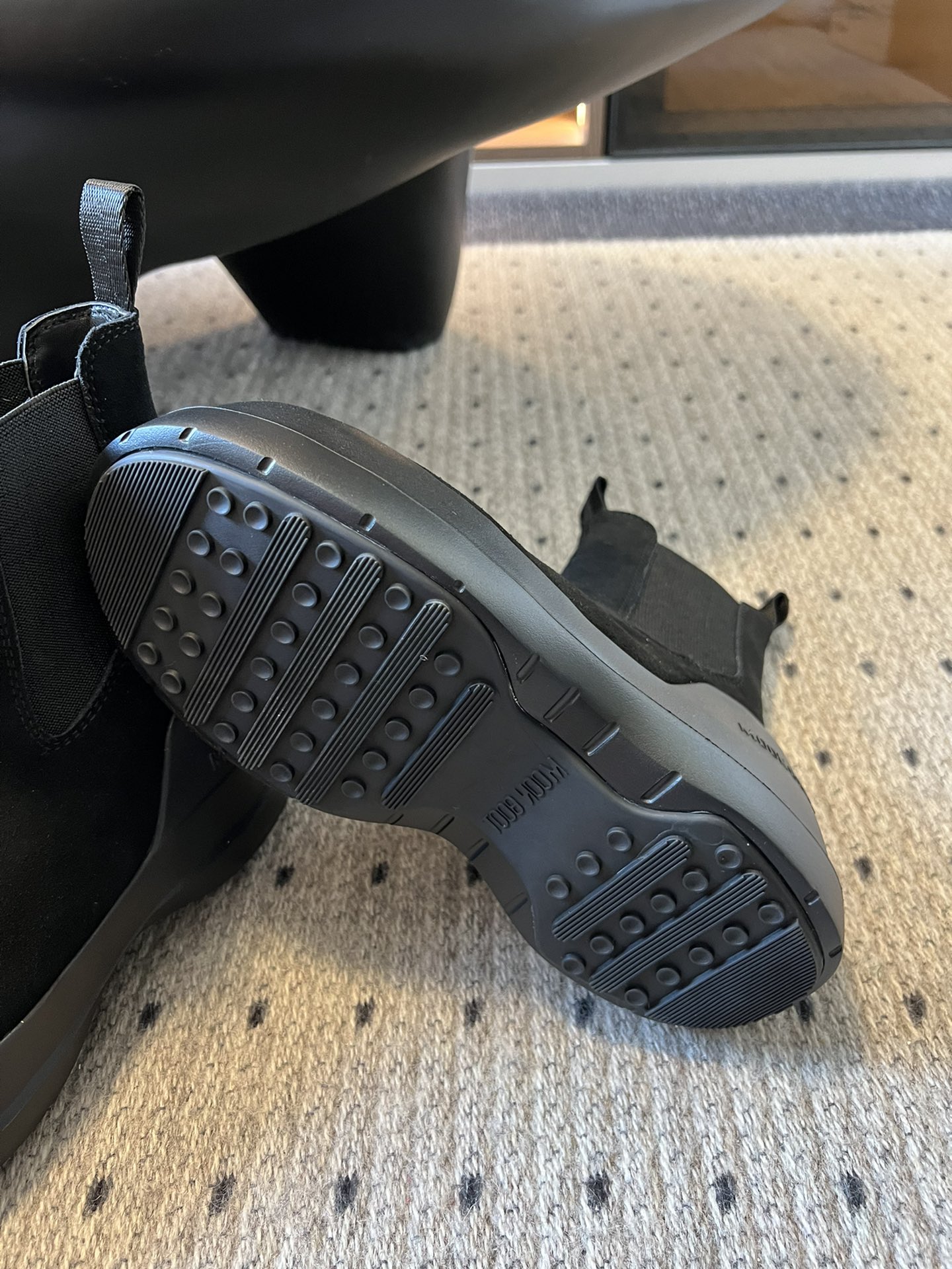 代购级别 MOON BOOT LUNA系列 24秋冬季新款 雪地靴 一双不分左右脚的鞋！超有特点！软软糯