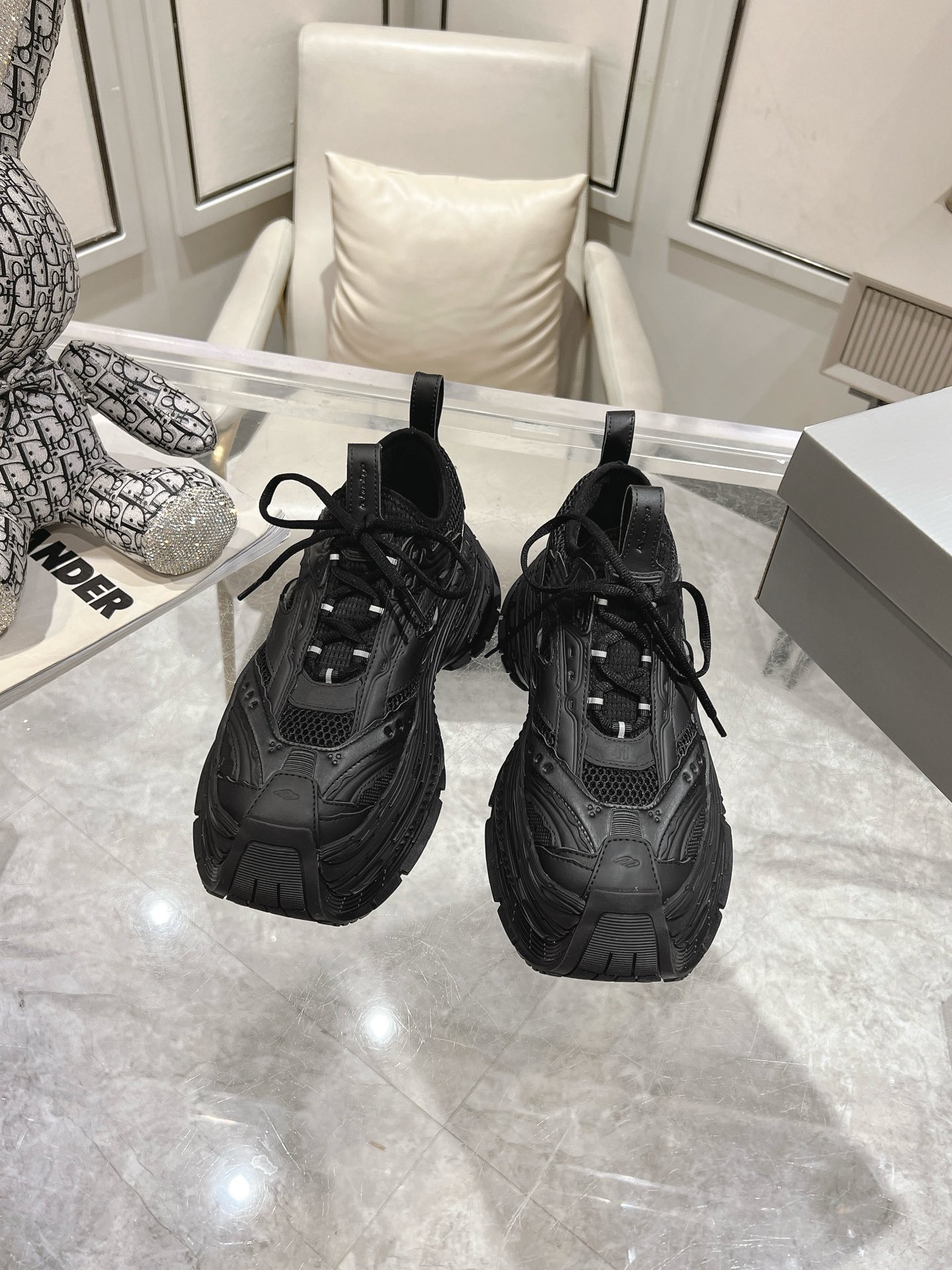 NO:421274,Balenciaga 16xl new dad shoes thick-soled high-rise shoes have a sense of design and fashionable feeling. Comfortable and cool on the feet, with aura. Size: 35-46 Color: gray-green/gray-red/gray-black/beak-white Price:, dad shoes, balenciaga19860909巴黎世家 16xl新款老爹鞋厚底增高鞋子兼具设计感和时髦感 上脚舒适拉风自带气场 Size:35-46 Color:灰绿/灰红/灰黑/米白 Price:,老爹鞋,balenciaga,Women's Shoes