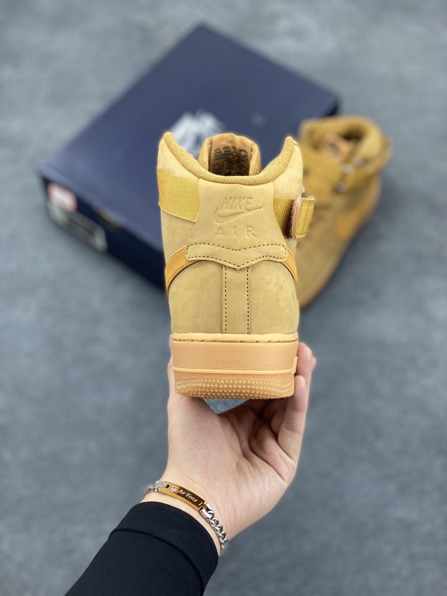 图片[4]-福利特价 Nike Air Force 1\’07 高帮小麦 空军一号休闲运动板鞋 原楦头原纸板 打造纯正空军版型#专注外贸渠道 全掌内置蜂窝气垫 #原盒配件 原厂中底钢印、拉帮完美 货号：DJ9178-200 尺码：36 36.5 37.5 38 38.5 39 40 40.5 41 42 42.5 43 44 44.5 45-选品中心