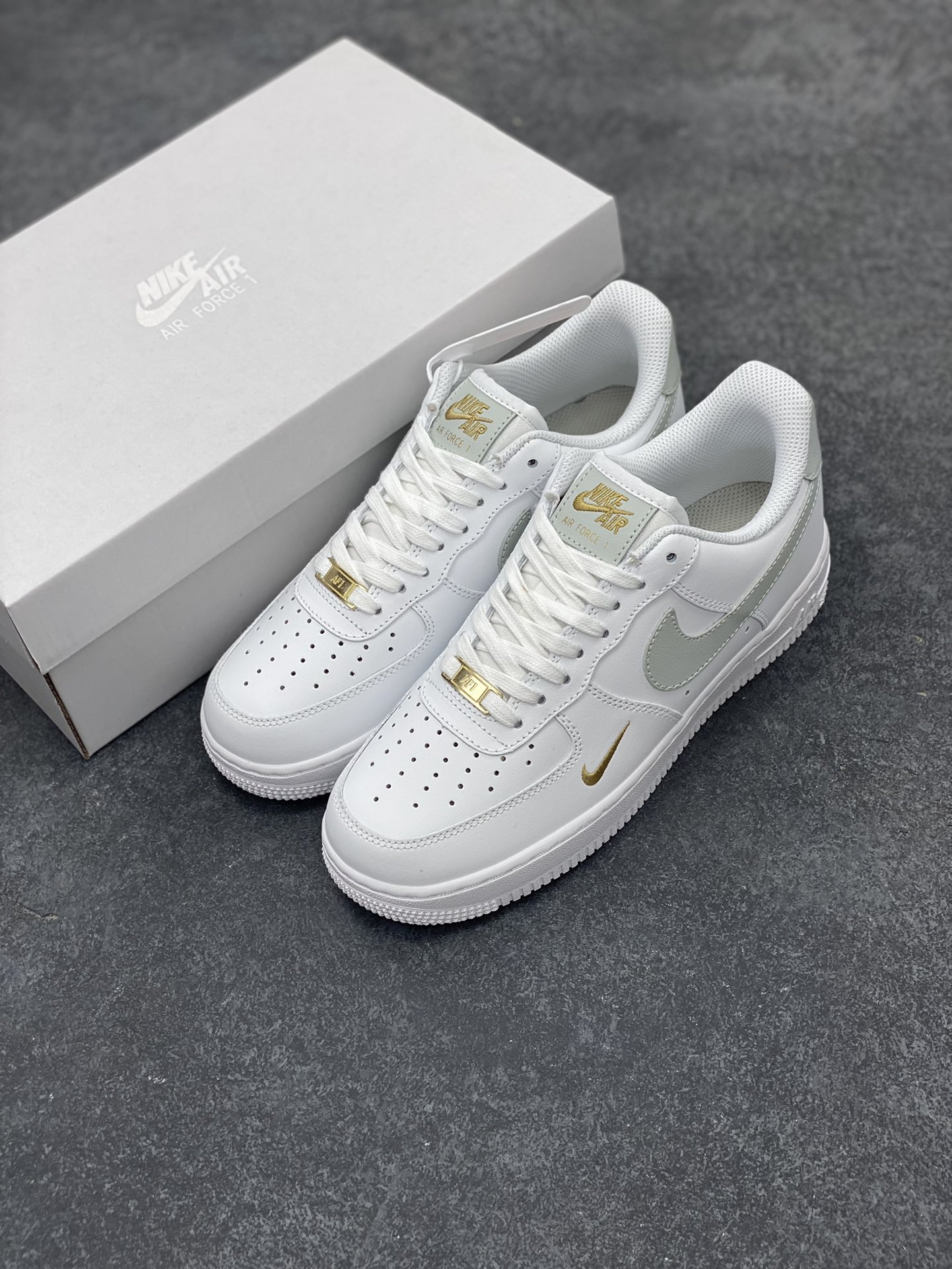 图片[8]-Nike Air Force 1 Low 灰绿小双勾 空军一号低帮运动休闲板鞋 原楦头原纸板 打造纯正空军版型#专注外贸渠道 全掌内置蜂窝气垫 #原盒配件 原厂中底钢印、拉帮完美 货号：CZ0270-106 尺码：36 36.5 37.5 38 38.5 39 40 40.5 41 42 42.5 43 44 44.5 45-选品中心