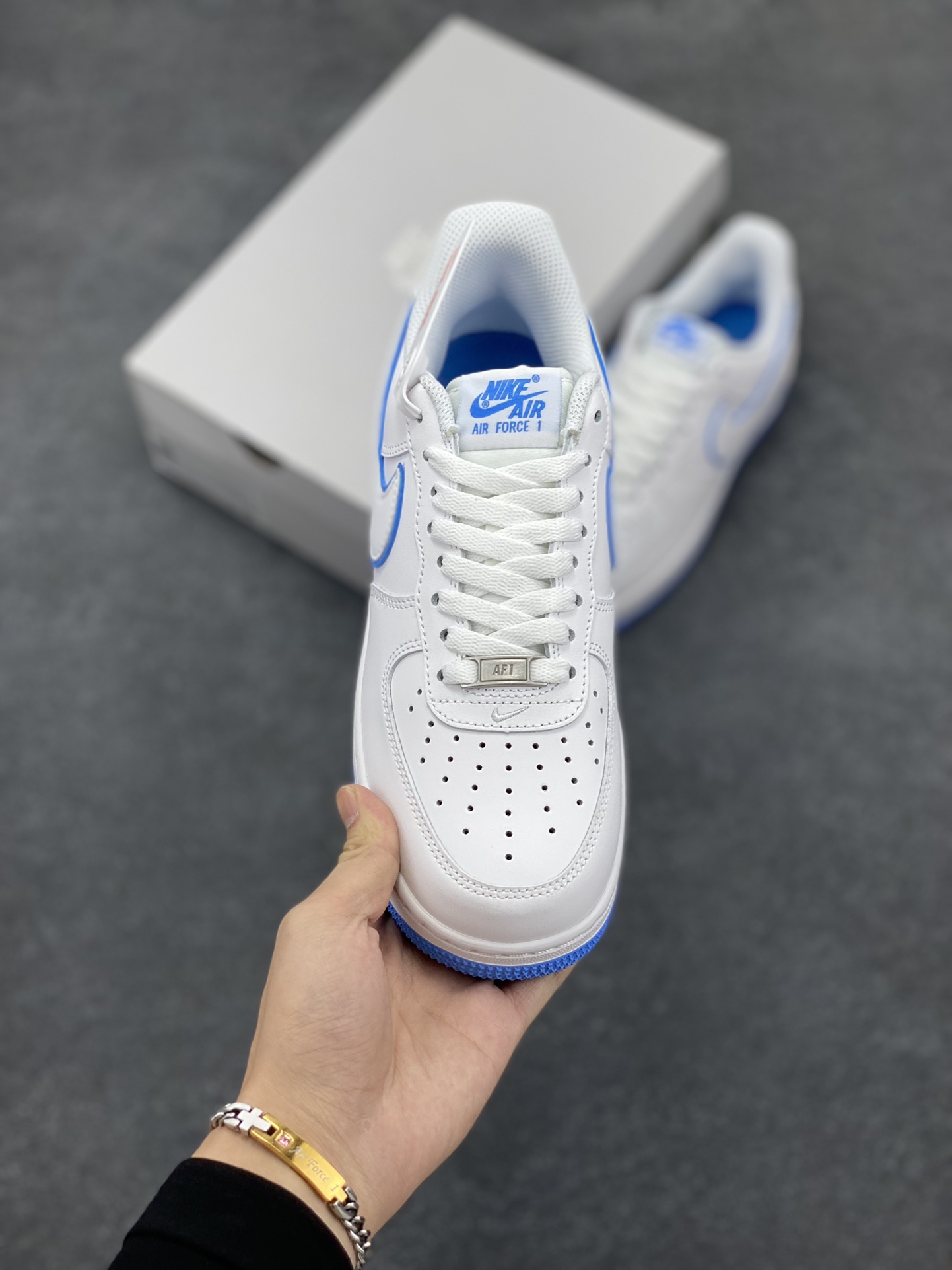 图片[2]-福利特价 全掌气垫🔥 Nike Air Force 1 Low 白蓝边 空军一号低帮运动休闲板鞋 原楦头原纸板 打造纯正空军版型 专注外贸渠道 全掌内置蜂窝气垫 原盒配件 原厂中底钢印、拉帮完美 货号：DV0788-101 尺码：36 36.5 37.5 38 38.5 39 40 40.5 41 42 42.5 43 44 44.5 45-选品中心