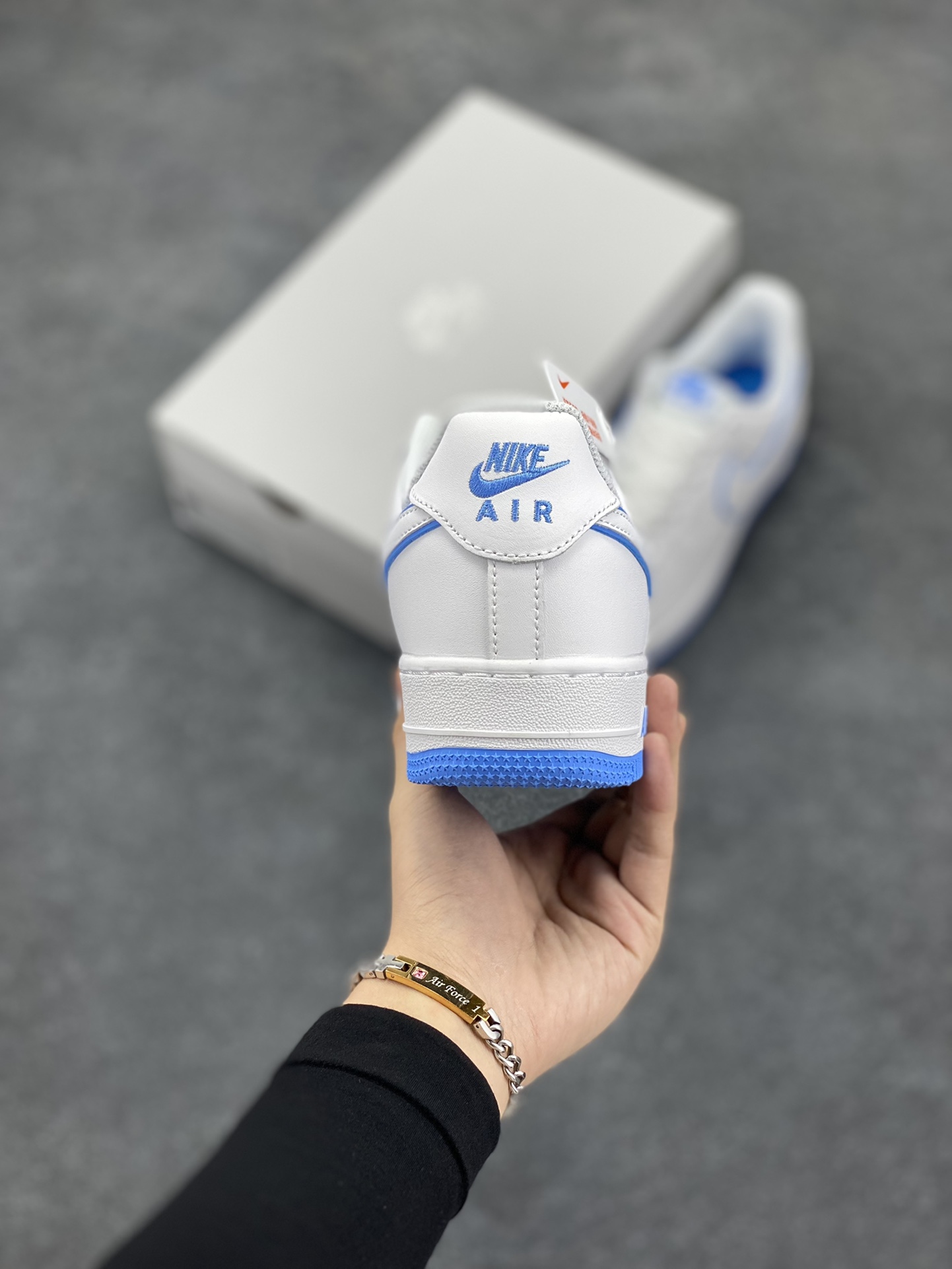 图片[4]-福利特价 全掌气垫🔥 Nike Air Force 1 Low 白蓝边 空军一号低帮运动休闲板鞋 原楦头原纸板 打造纯正空军版型 专注外贸渠道 全掌内置蜂窝气垫 原盒配件 原厂中底钢印、拉帮完美 货号：DV0788-101 尺码：36 36.5 37.5 38 38.5 39 40 40.5 41 42 42.5 43 44 44.5 45-选品中心