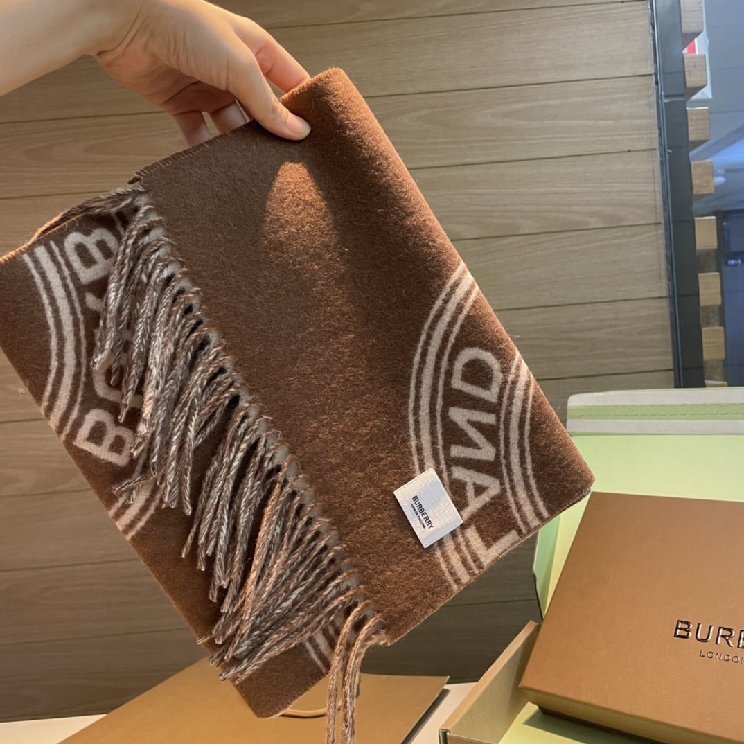 B家2024秋冬新品！！看到了围巾的天花板巴宝莉BURBERRY！双面双色羊毛围巾圆环logo设计100