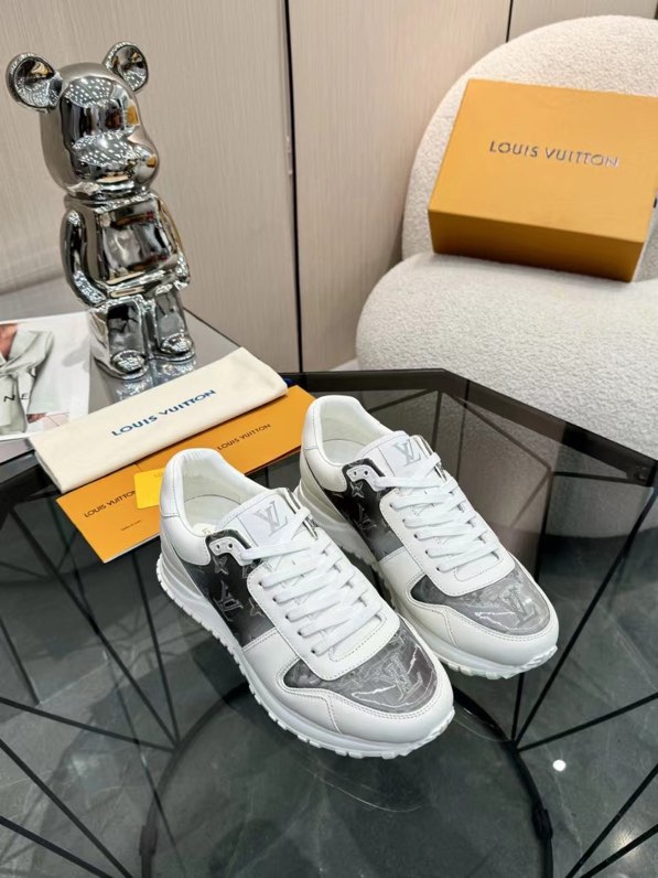 NO:386038,Original single quality Brand LV (Louis Vuitton) The upper is spliced ​​by Epi cowhide leather and Monogram embossed grain cowhide, the wedge-shaped outsole continues the iconic design, and the side brand letters and logos are divided into the tongue and back of the shoe. Inner Niuli + injection molded PV hanging cowhide footbeds Outsole original rubber outsole, clear texture, non-slip, high texture. Style category Classic men's fashionable casual sneakers Prestige luxury Top luxury Color real picture Size: 38-44 (45 customized no return or exchange) :, casual shoes/sports shoes, louis vuitton, louis vuitton, sneakers, cowhide19860909原单品质 品牌LV（路易威登） 鞋面由 Epi 牛皮革和Monogram 压纹粒面牛皮拼接,楔形外底延续标志性设计,侧面品牌字母和标识分饰鞋舌和鞋后. 内里 牛里+注塑PV挂牛皮垫脚 大底原版橡胶大底,纹路清晰、防滑,高质感. 款式类别经典男士时尚休闲运动鞋 尊贵奢侈品 顶级奢华 颜色实物图 Size:38-44（45订做不退换） :,休闲鞋/运动鞋,louis vuitton,louis vuitton,sneakers,cowhide,Women's Shoes