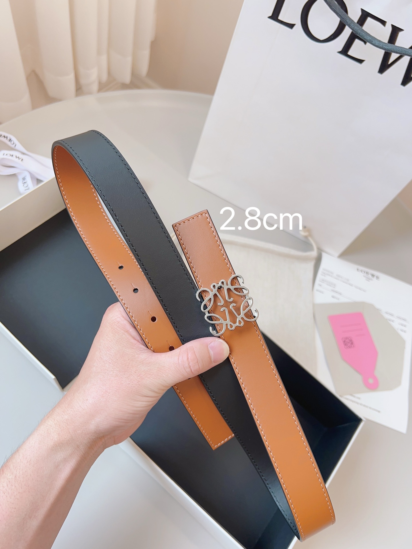 Loewe 代购级 罗意威LoEWE 正反两穿腰带 选用牛皮制成 反复Anagram图案