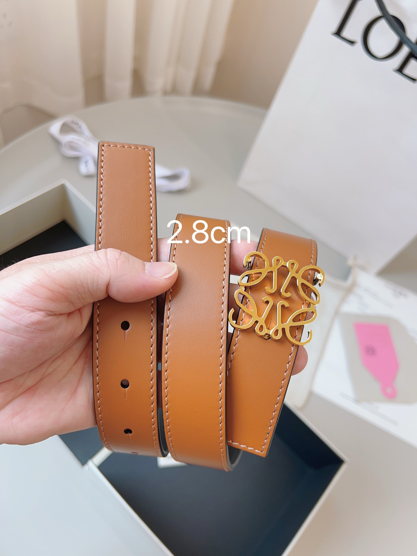 Loewe 代购级 罗意威LoEWE 正反两穿腰带 选用牛皮制成 反复Anagram图案