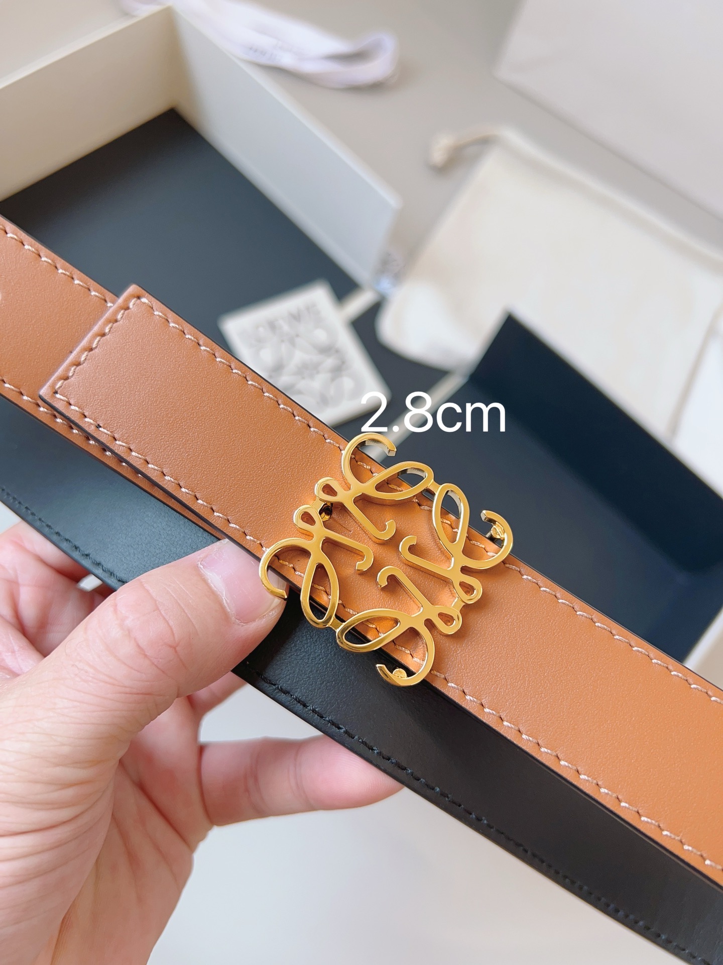 Loewe 代购级 罗意威LoEWE 正反两穿腰带 选用牛皮制成 反复Anagram图案