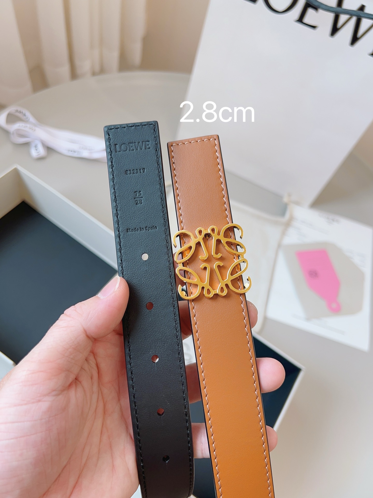 Loewe 代购级 罗意威LoEWE 正反两穿腰带 选用牛皮制成 反复Anagram图案