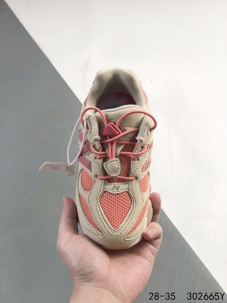 图片[7]-New Balance/新百伦 公司级 9060系列 童鞋版本上线,潮爹潮妈追寻的单品!!采用反绒面革及透气斜纹帆布料拼接鞋面材质，中底嵌入ABZORB缓震科技材料及后跟嵌入TPU装饰条稳固❗️ 复古爱好者看过来,全新配色!全新NB新百伦New Balance 9060\”Driftwood Castlerock\”系列复古百搭老爹风小象蹄休闲运动跑步鞋“浮木棕深灰 P类型：童鞋 版本：公司级 尺码：28 29 30 31 32 33 34 35-选品中心