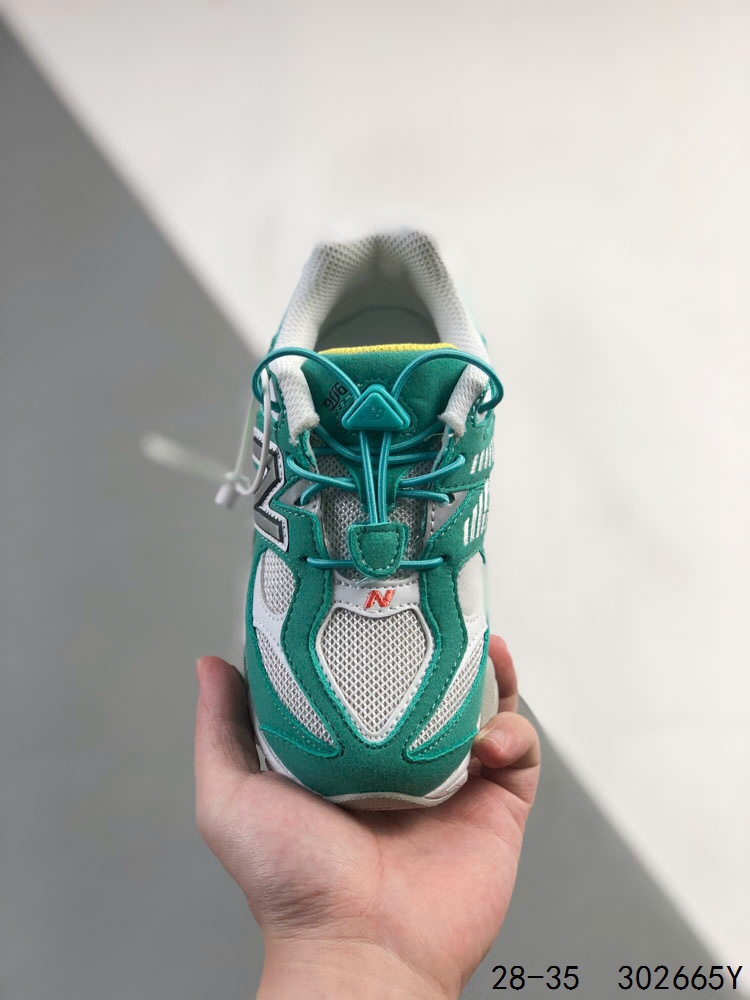 图片[7]-New Balance/新百伦 公司级 9060系列 童鞋版本上线,潮爹潮妈追寻的单品!!采用反绒面革及透气斜纹帆布料拼接鞋面材质，中底嵌入ABZORB缓震科技材料及后跟嵌入TPU装饰条稳固❗️ 复古爱好者看过来,全新配色!全新NB新百伦New Balance 9060\”Driftwood Castlerock\”系列复古百搭老爹风小象蹄休闲运动跑步鞋“浮木棕深灰 P类型：童鞋 版本：公司级 尺码：28 29 30 31 32 33 34 35-选品中心