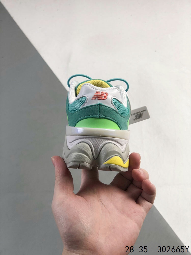 图片[9]-New Balance/新百伦 公司级 9060系列 童鞋版本上线,潮爹潮妈追寻的单品!!采用反绒面革及透气斜纹帆布料拼接鞋面材质，中底嵌入ABZORB缓震科技材料及后跟嵌入TPU装饰条稳固❗️ 复古爱好者看过来,全新配色!全新NB新百伦New Balance 9060\”Driftwood Castlerock\”系列复古百搭老爹风小象蹄休闲运动跑步鞋“浮木棕深灰 P类型：童鞋 版本：公司级 尺码：28 29 30 31 32 33 34 35-选品中心