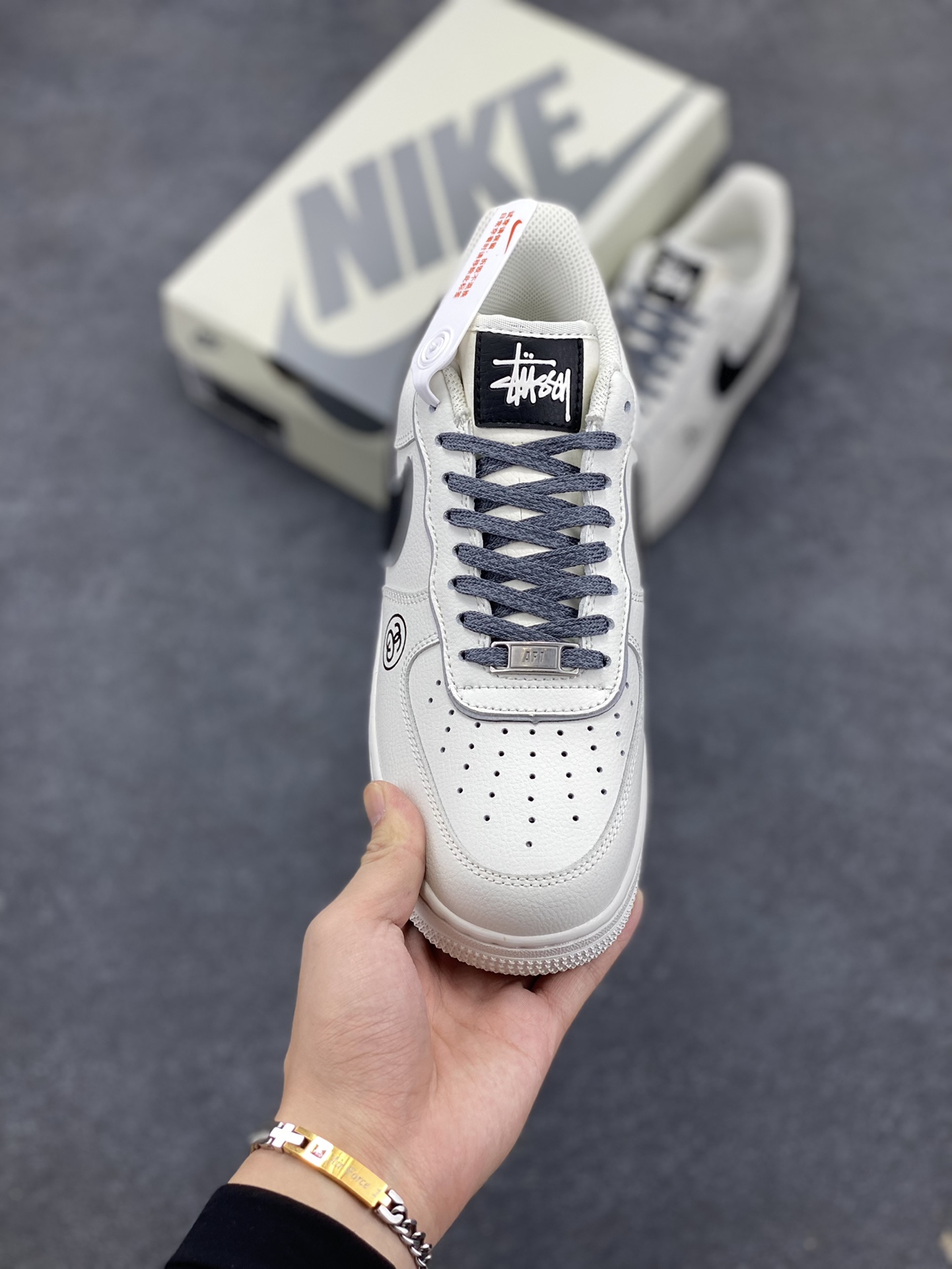 图片[2]-福利特价 全掌气垫🔥 Nike Air Force 1 Low “斯图西古驰联名” 空军一号低帮休闲板鞋 3M反光 定制鞋盒 原楦头原纸板 纯正空军版型 内置全掌气垫 货号：CZ9183-003 尺码：36 36.5 37.5 38 38.5 39 40 40.5 41 42 42.5 43 44 44.5 45-选品中心