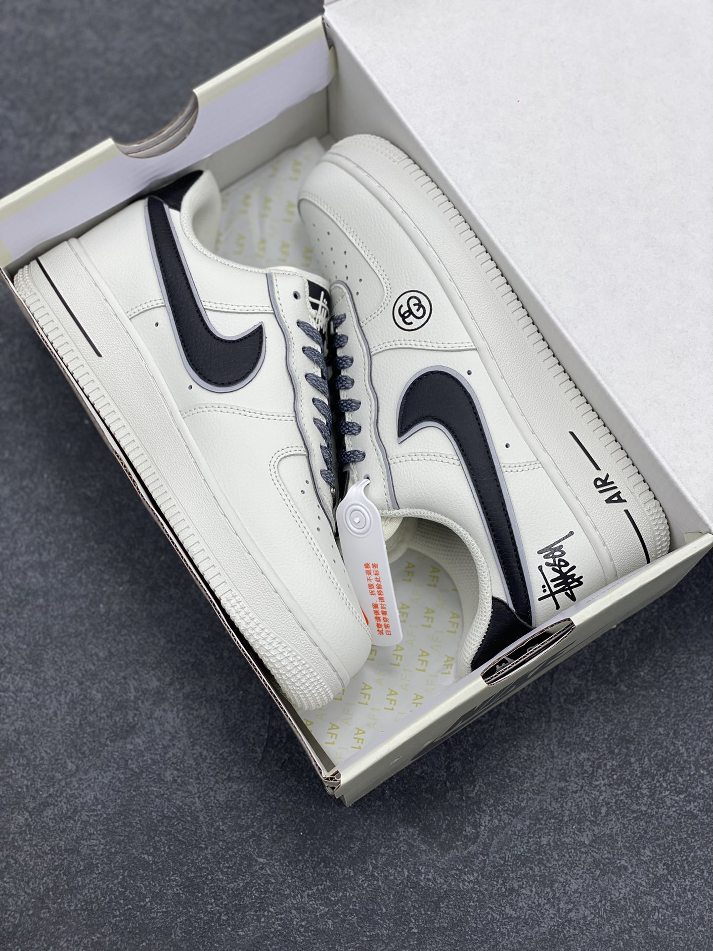 图片[9]-福利特价 全掌气垫🔥 Nike Air Force 1 Low “斯图西古驰联名” 空军一号低帮休闲板鞋 3M反光 定制鞋盒 原楦头原纸板 纯正空军版型 内置全掌气垫 货号：CZ9183-003 尺码：36 36.5 37.5 38 38.5 39 40 40.5 41 42 42.5 43 44 44.5 45-选品中心