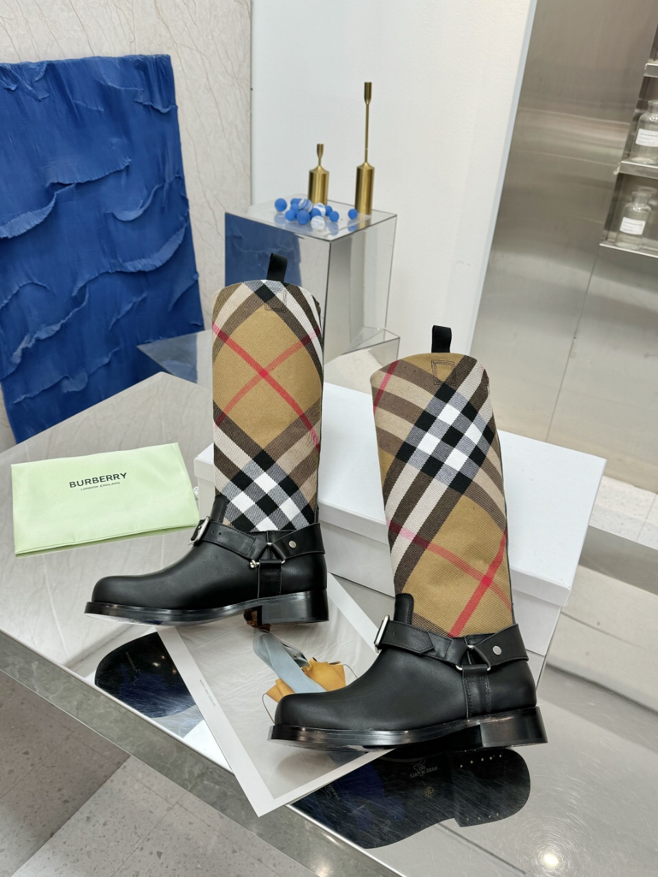 New Zenium designer cashier boots by Pablo feature sheepskin, unique knight’s boot style, and various sizes. - 图片 5