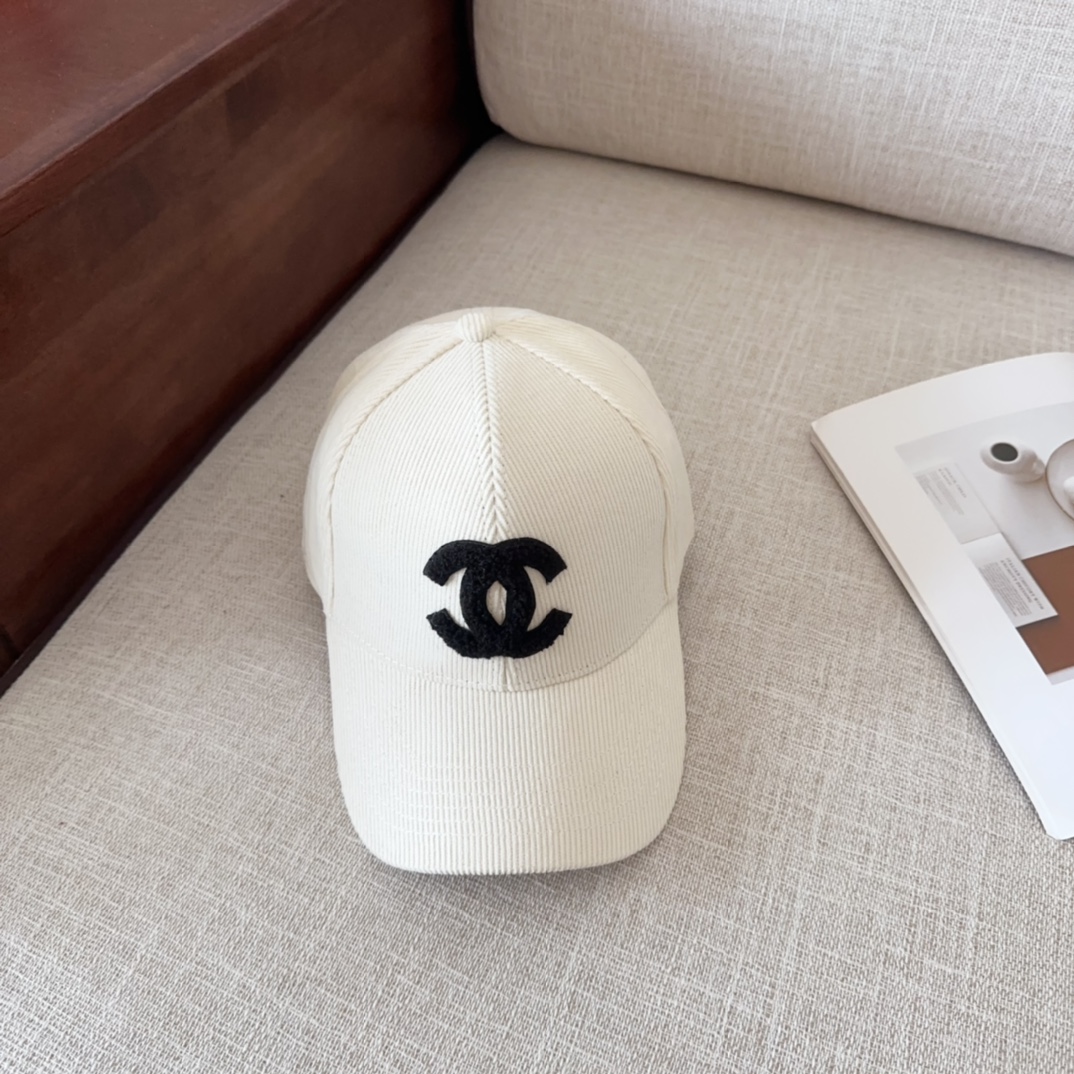 Chanel Sombreros Gorras Pana Colección de otoño Vintage