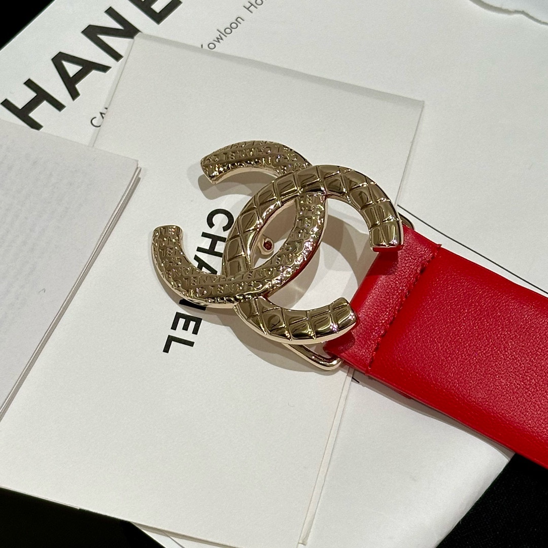 
chanel 香3.0cm女士时尚款，顶级品质，正品开模高端定制皮料五金，定制纯钢五金扣头，带身采用松