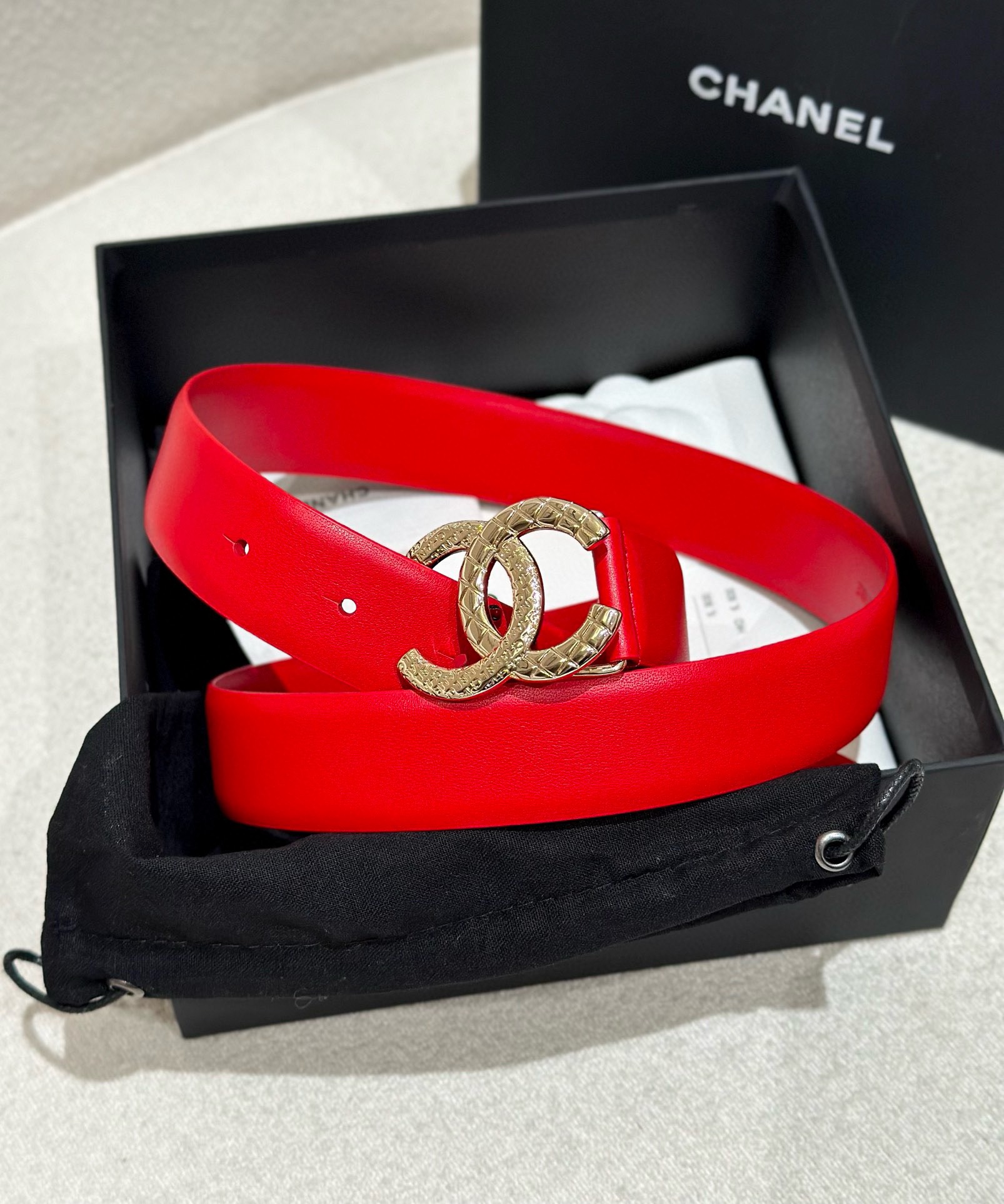 
chanel 香3.0cm女士时尚款，顶级品质，正品开模高端定制皮料五金，定制纯钢五金扣头，带身采用松
