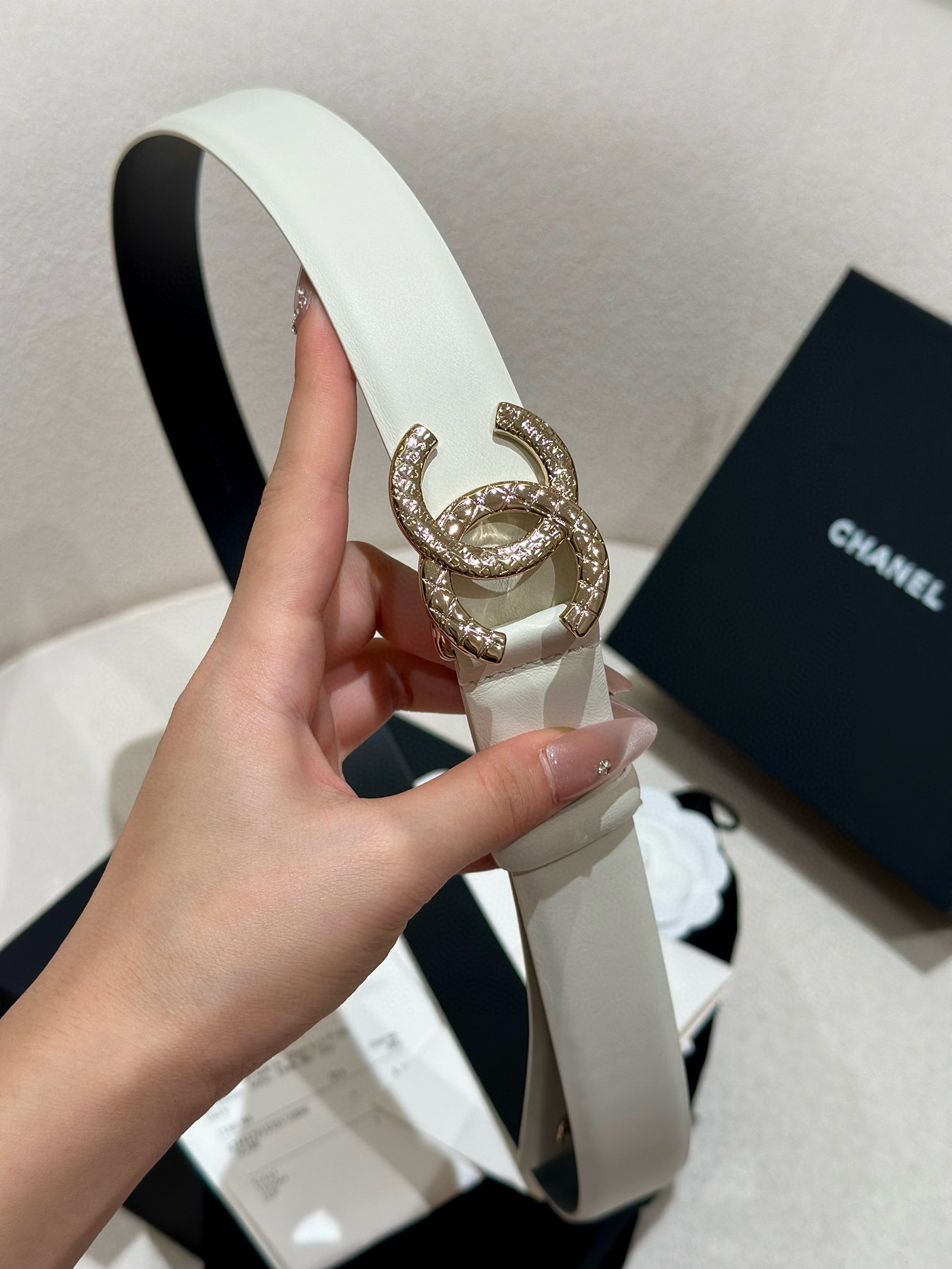 
chanel 香3.0cm女士时尚款，顶级品质，正品开模高端定制皮料五金，定制纯钢五金扣头，带身采用松