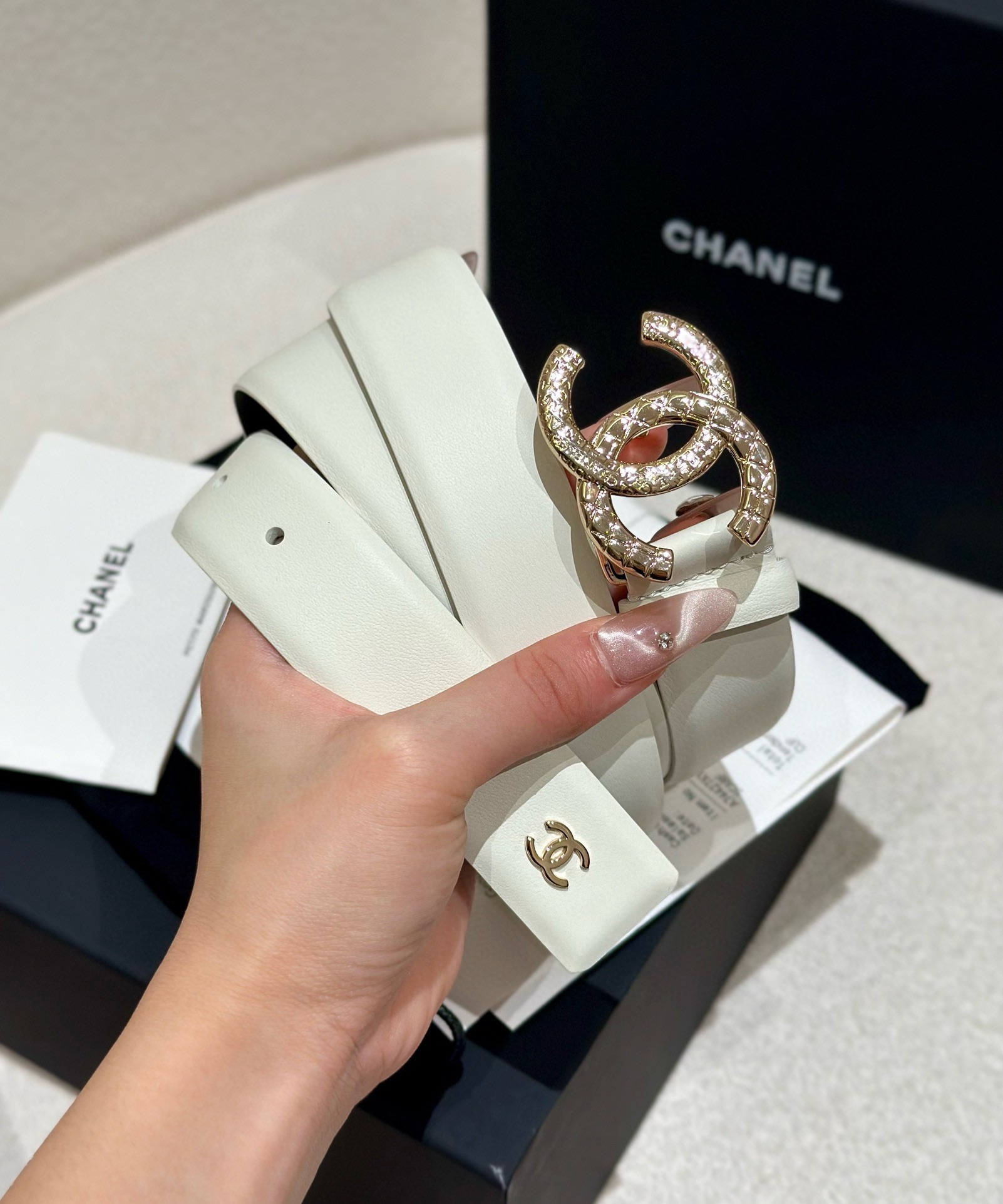 
chanel 香3.0cm女士时尚款，顶级品质，正品开模高端定制皮料五金，定制纯钢五金扣头，带身采用松