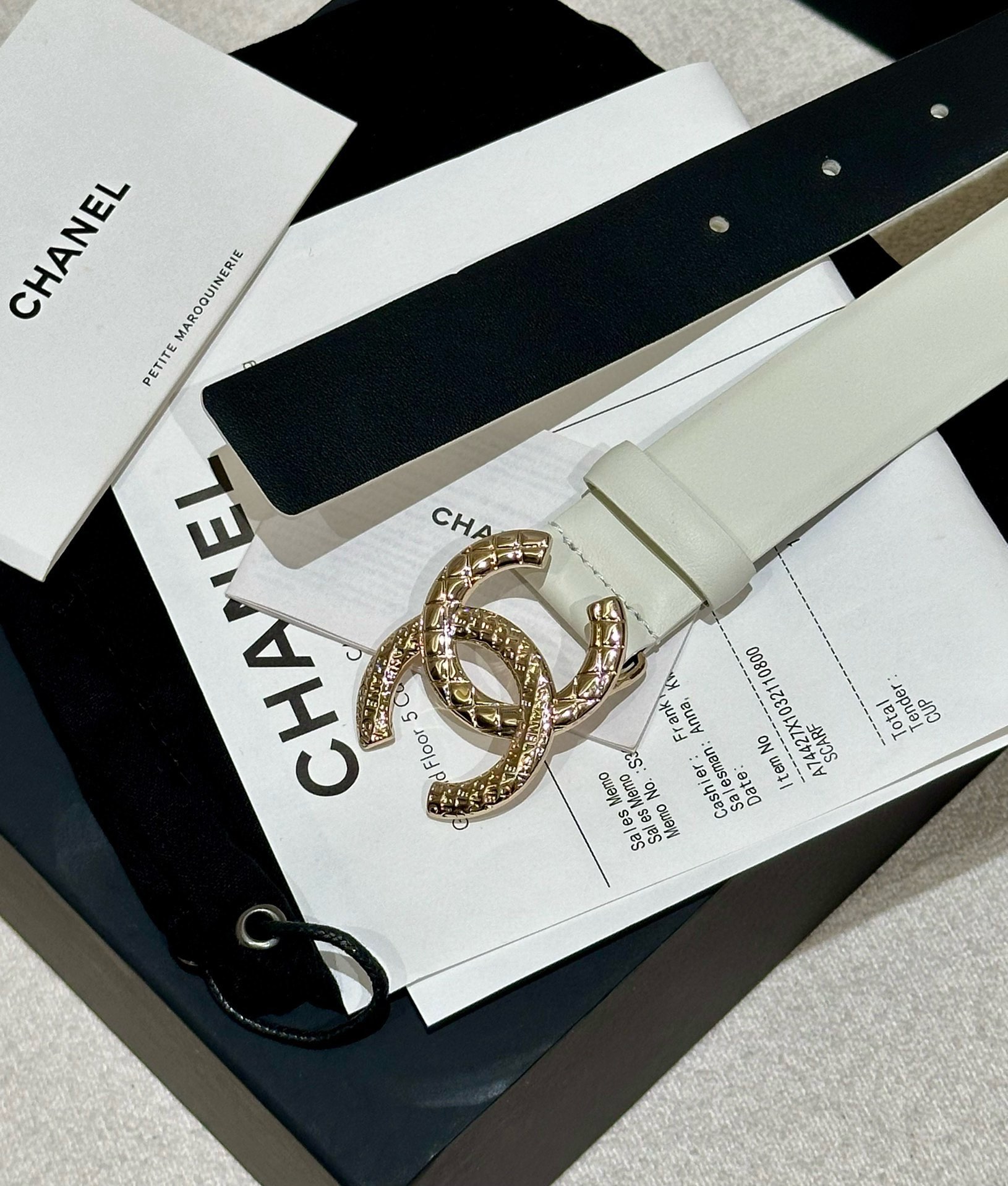 
chanel 香3.0cm女士时尚款，顶级品质，正品开模高端定制皮料五金，定制纯钢五金扣头，带身采用松