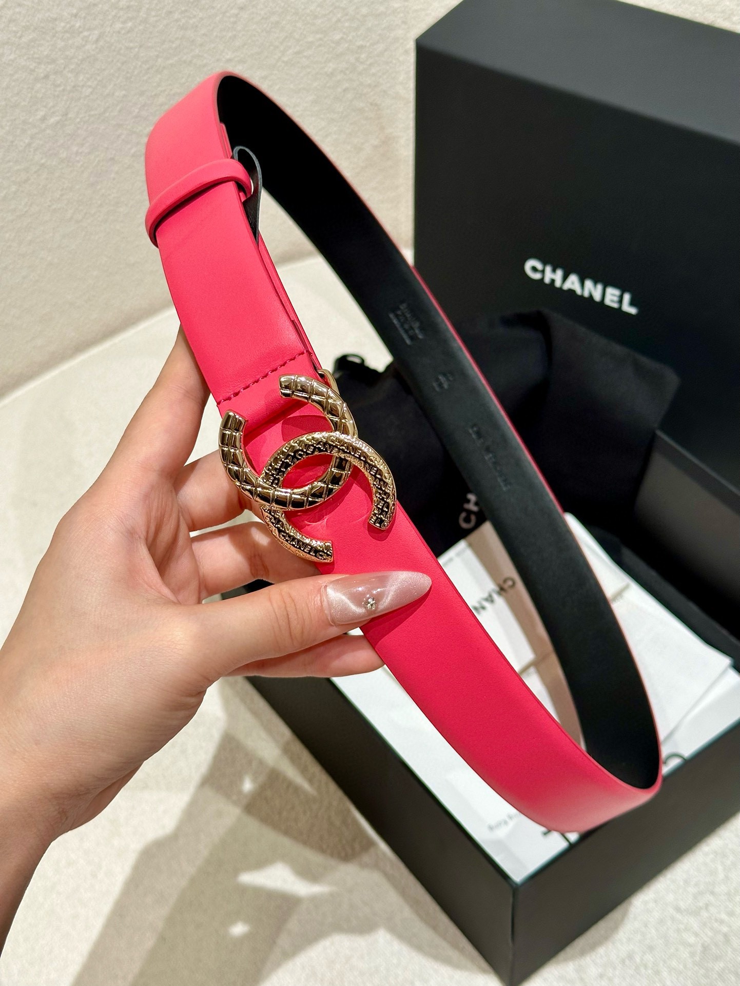 
chanel 香3.0cm女士时尚款，顶级品质，正品开模高端定制皮料五金，定制纯钢五金扣头，带身采用松
