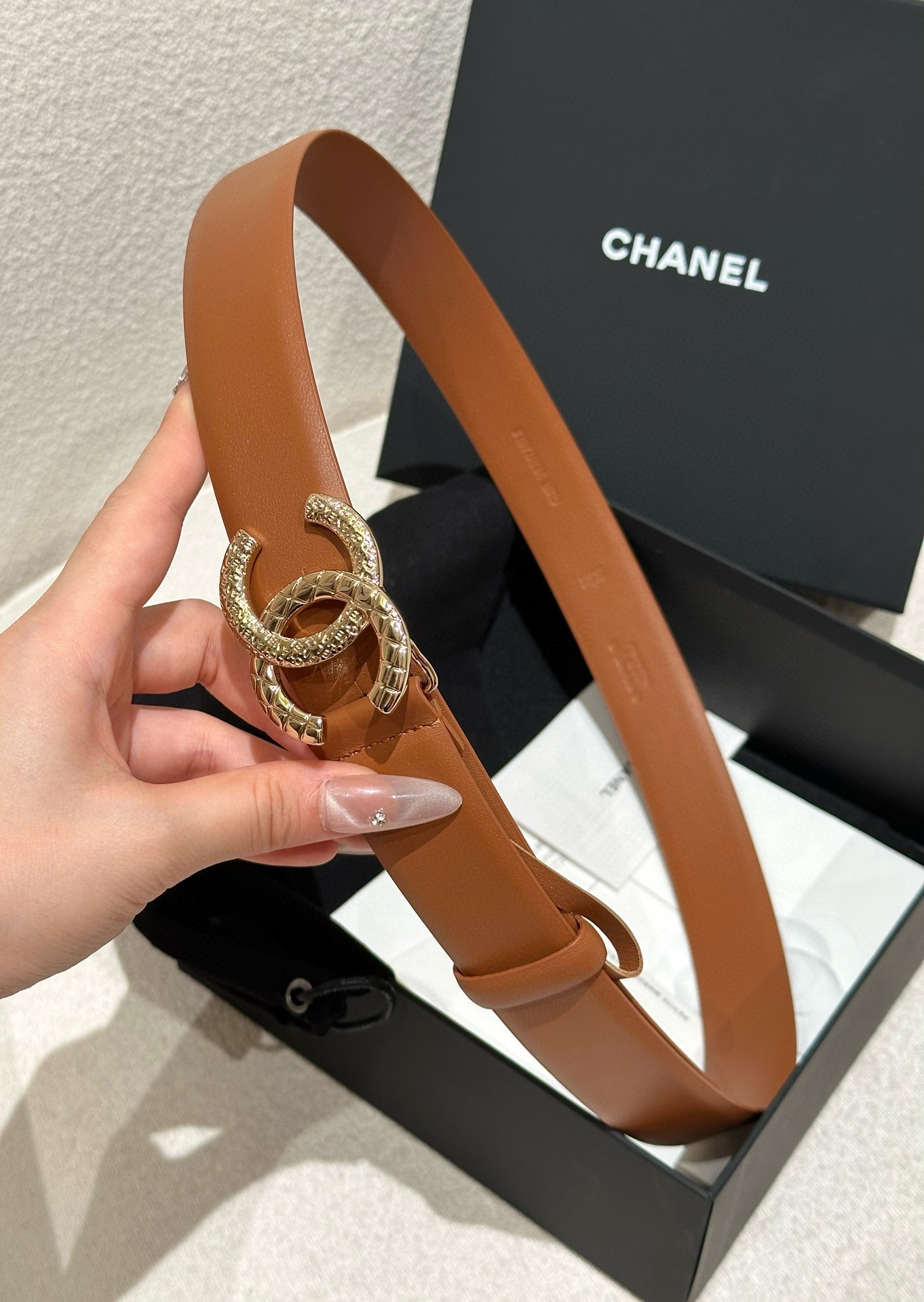 
chanel 香3.0cm女士时尚款，顶级品质，正品开模高端定制皮料五金，定制纯钢五金扣头，带身采用松