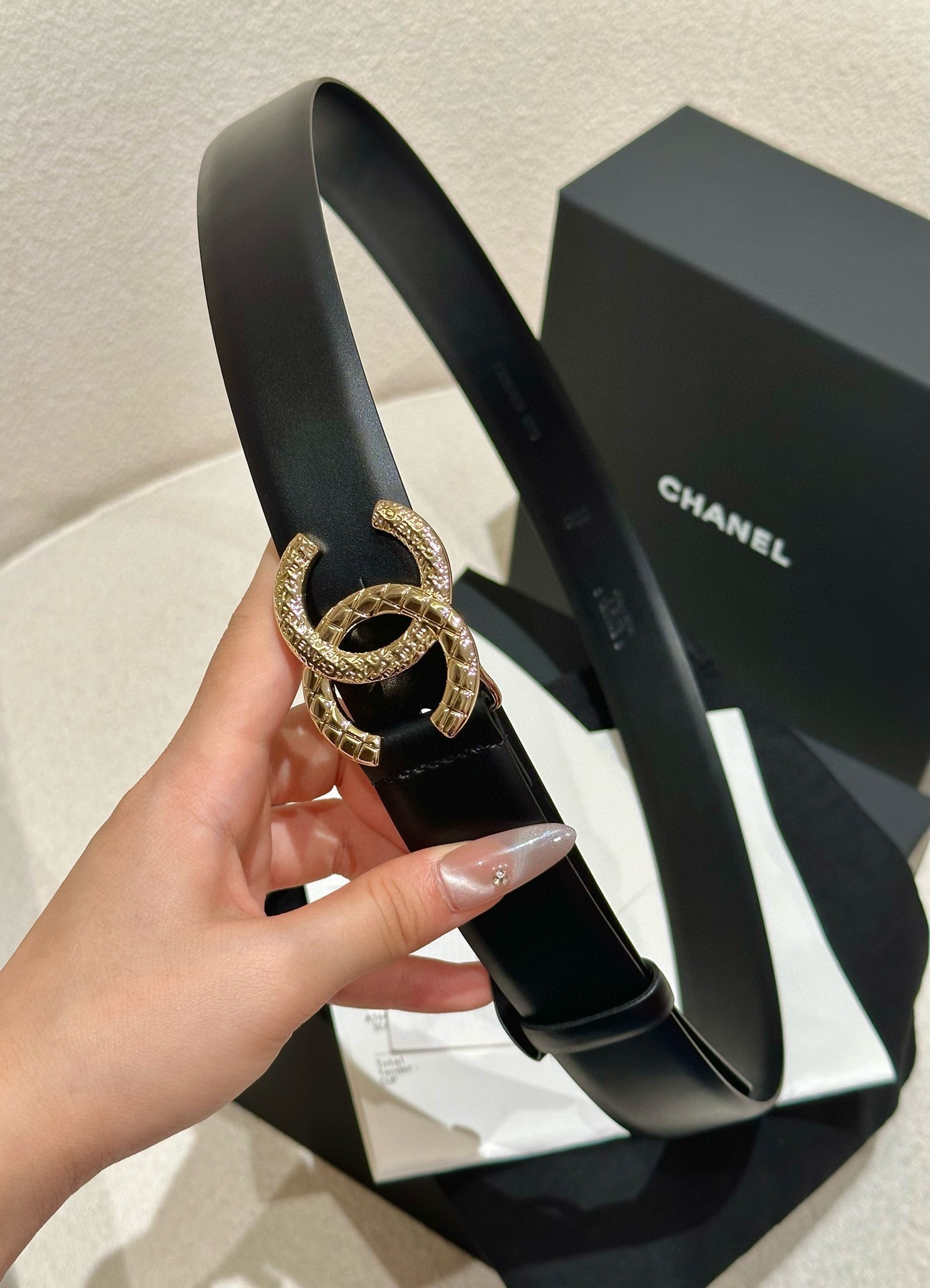 
chanel 香3.0cm女士时尚款，顶级品质，正品开模高端定制皮料五金，定制纯钢五金扣头，带身采用松