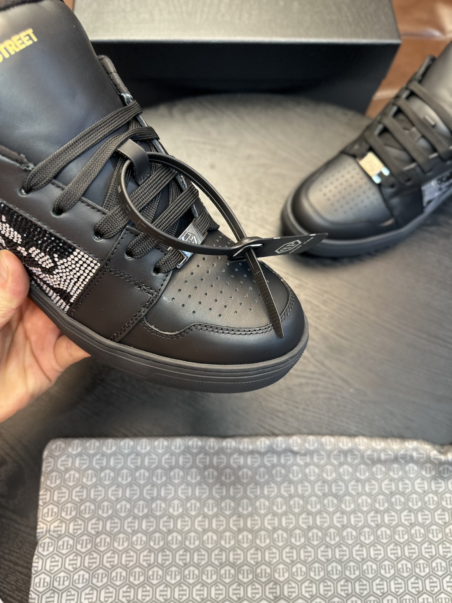 Precio de fábrica PP[PHILIPP PLEIN]Stock original de primera calidad Explora la singularidad de este
