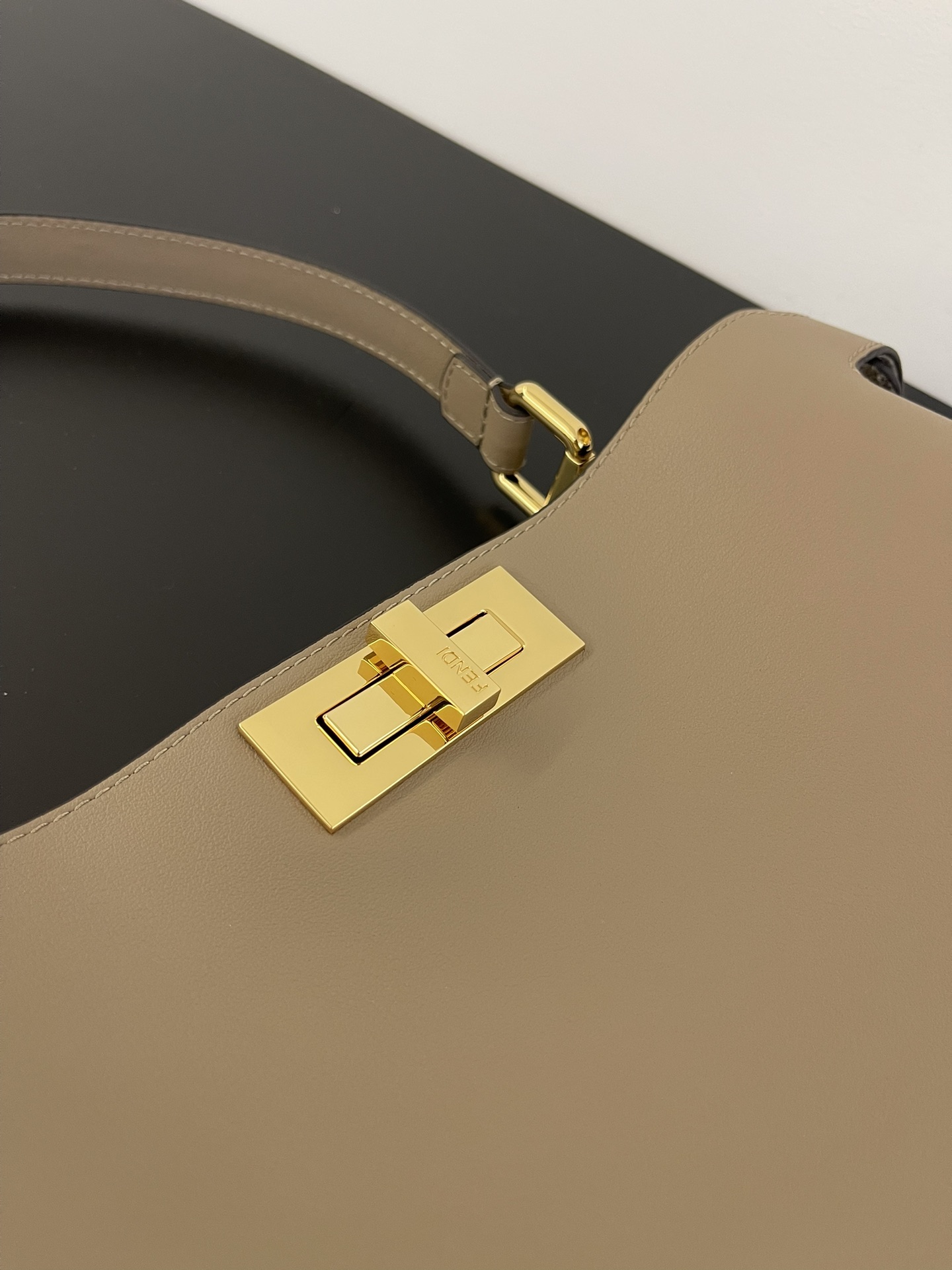 Elegant Peekaboo Soft Leather Top Handle Bag with Turn Lock Closure 3 i1729936021 1914 6