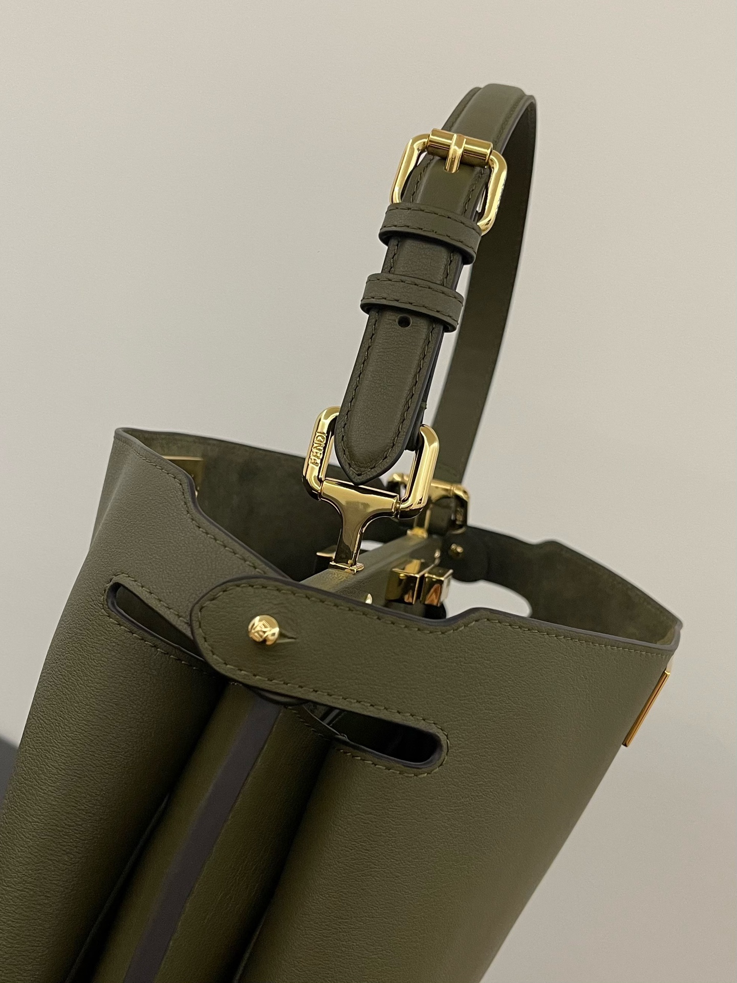 Fendi Peekaboo Soft Leather Handbag with Gold-Tone Hardware, Adjustable Strap 4 i1729937386 5234 0