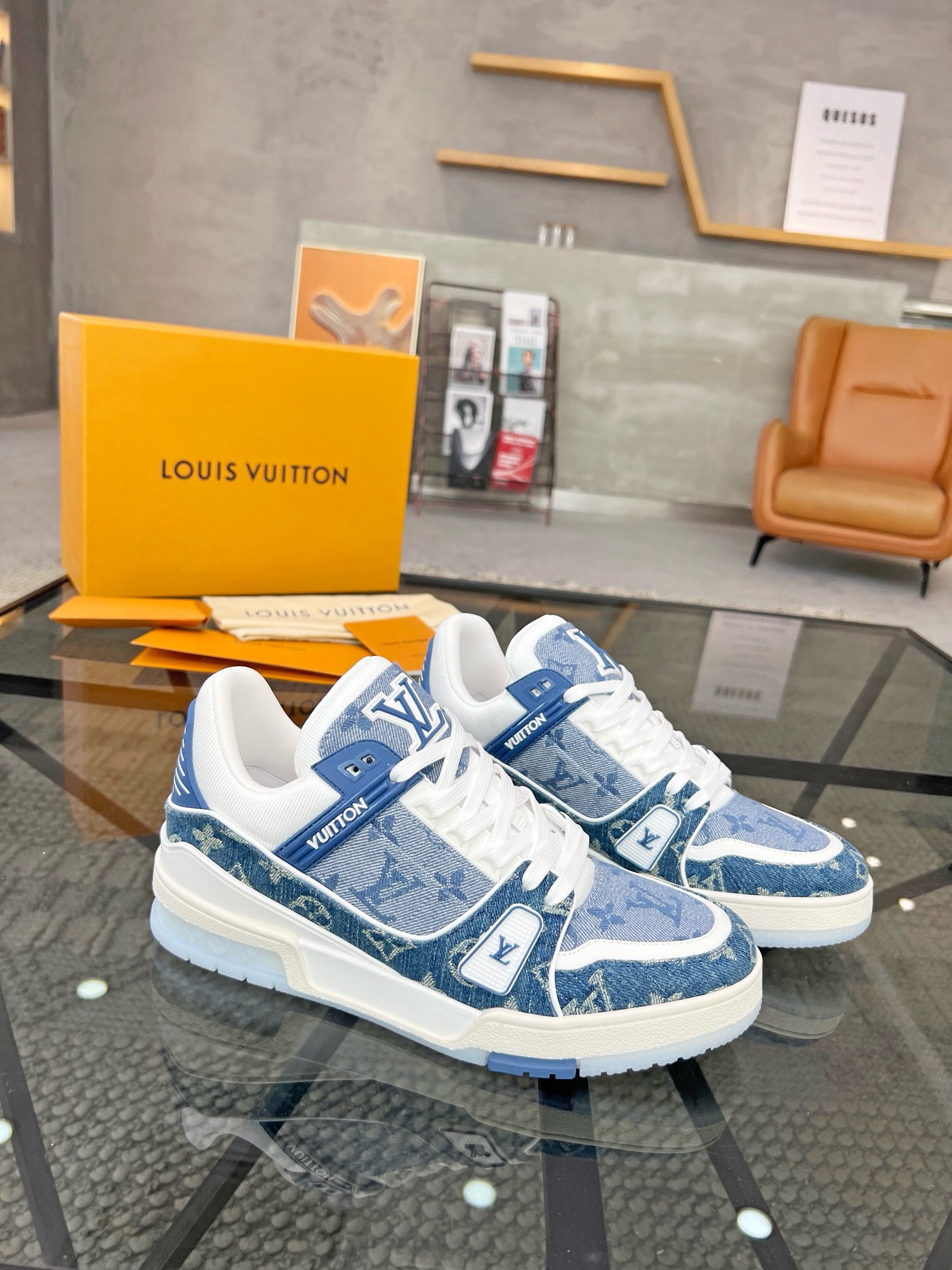 NO:219439,Brand LOUIS VUITTON original color matching code number 38-45 standard code price material new Louis Vuitton high top casual shoes!  High-quality Labon craft upper is made of cowhide with original material LV Comfortable breathable mesh cloth Neli mesh cloth footbed style Simple and atmospheric LV original outsole, Louis Vuitton, louis vuitton, louis vuitton, louis vuitton, louis vuitton, cowhide19860909品牌LOUIS VUITTON 颜色原版配色 码数38-45标准码 价格 材质路易威登新款 高帮 休闲鞋！高品质拉邦工艺鞋面采用牛皮搭配原版材质LV 舒适透气网布内里网布垫脚版型时尚 简单大气LV原版大底,路易威登,louis vuitton,louis vuitton,louis vuitton,cowhide,Men's shoes