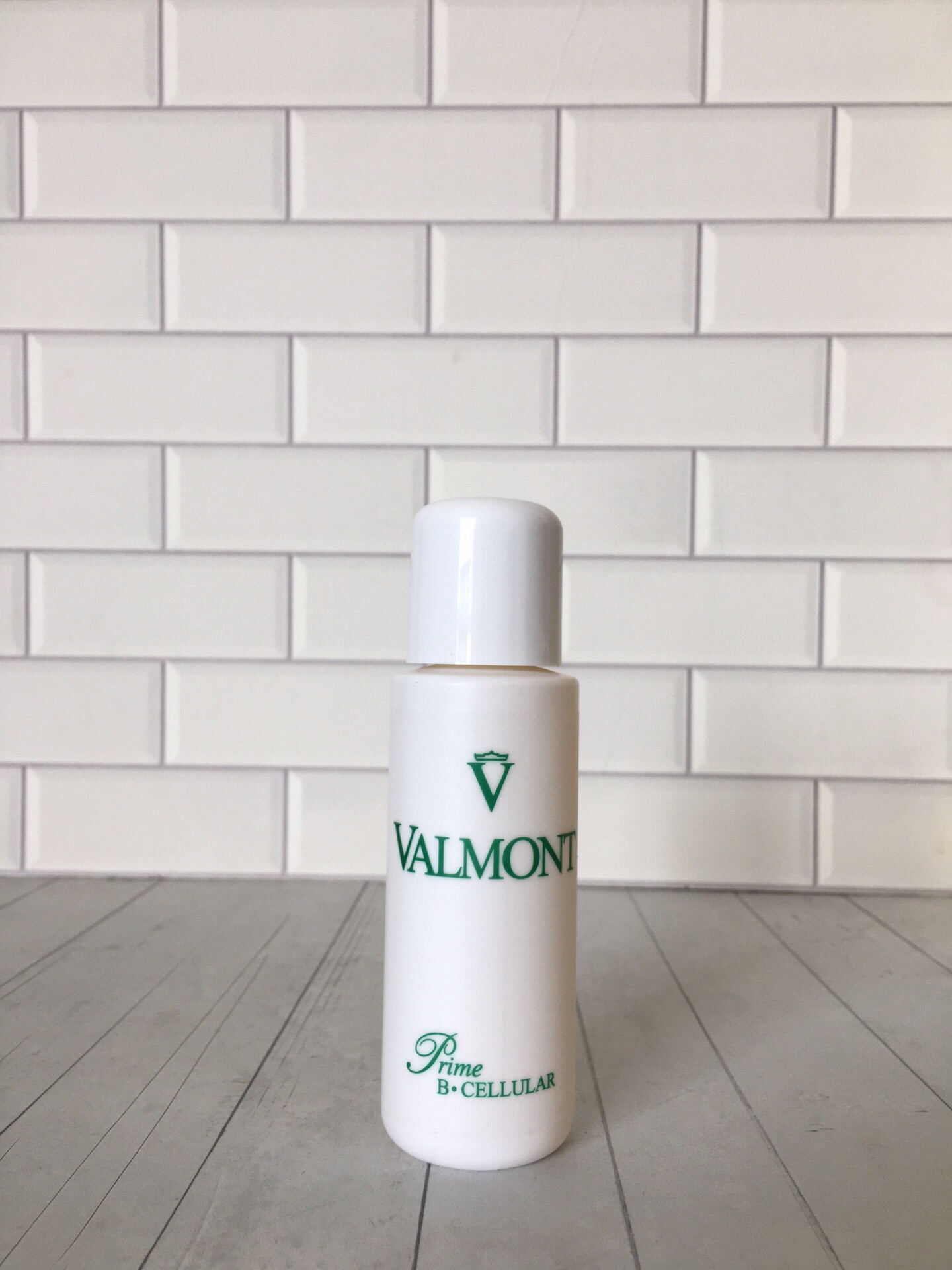 Loción reparadora de Valmont, tamaño profesional 125ml.