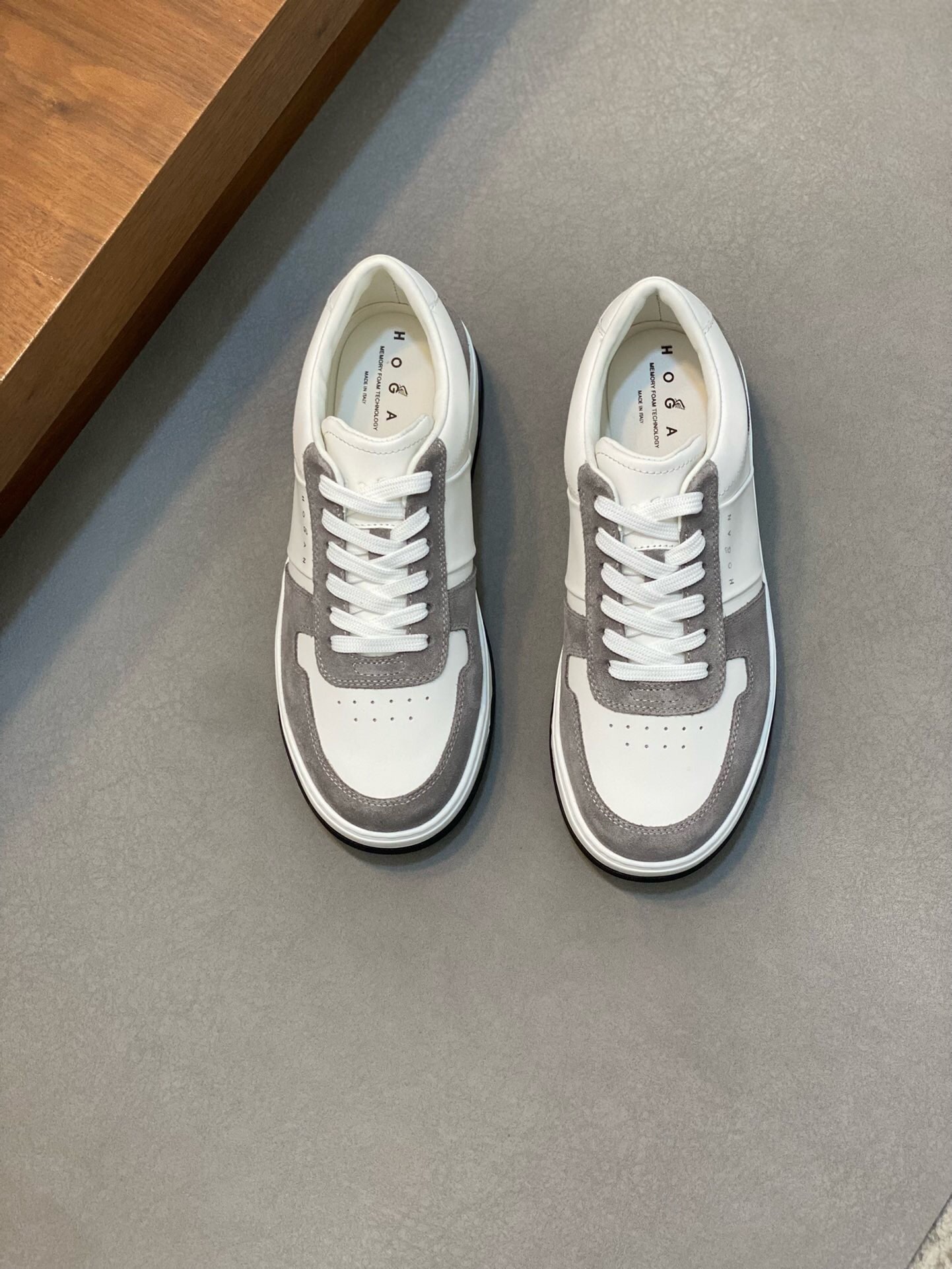 NO:219483,Brand HOGAN Color original color matching Number 38-44 Customized 45 Price Material Hogan original single version Top purchasing agent men's latest counter is available simultaneously, Italian imported original brand ▲▲ Calfskin·Brand Totem Breathable Cloth ▲▲ (highlights, nobles, grades) Exquisite workmanship sole original special supply original sole, exclusive double-layer activity · TPU rubber·molded sole; super · Comfortable · Wear-resistant · Anti-slip · Hogan, hogan, cowhide19860909品牌HOGAN 颜色原版配色 码数38-44定做45 价格 材质霍根原单版本顶级代购男士最新专柜同步发售,意大利进口原版品牌▲▲小牛皮·品牌图腾透气布匹▲▲（凸显高端·贵气·档次）做工考究鞋底原厂特供原版底,独家双层活动·TPU橡胶·成型大底;超级·舒适·耐磨·防滑·,霍根,hogan,cowhide,Men's shoes