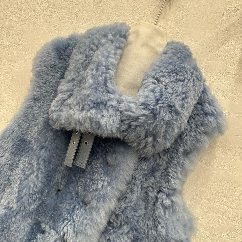 High-End Balenciaga24 Fall/Winter Vest Collection: Luxurious, Versatile, High Quality Materials. - 图片 2