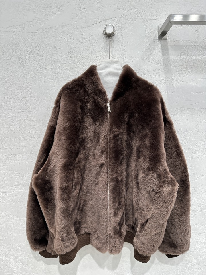 High-End Custom Fall-Winter Balenti*GA24 Collection: Small Collar, Big Colors. - 图片 1