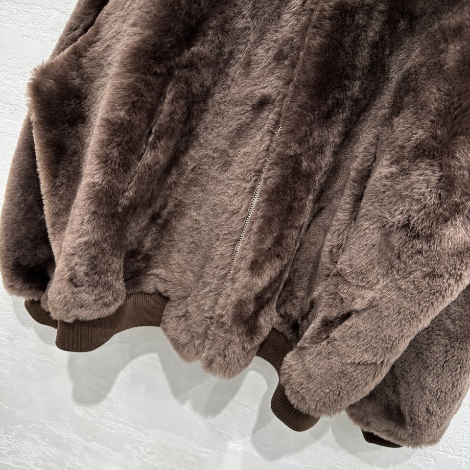 High-End Custom Fall-Winter Balenti*GA24 Collection: Small Collar, Big Colors. - 图片 3