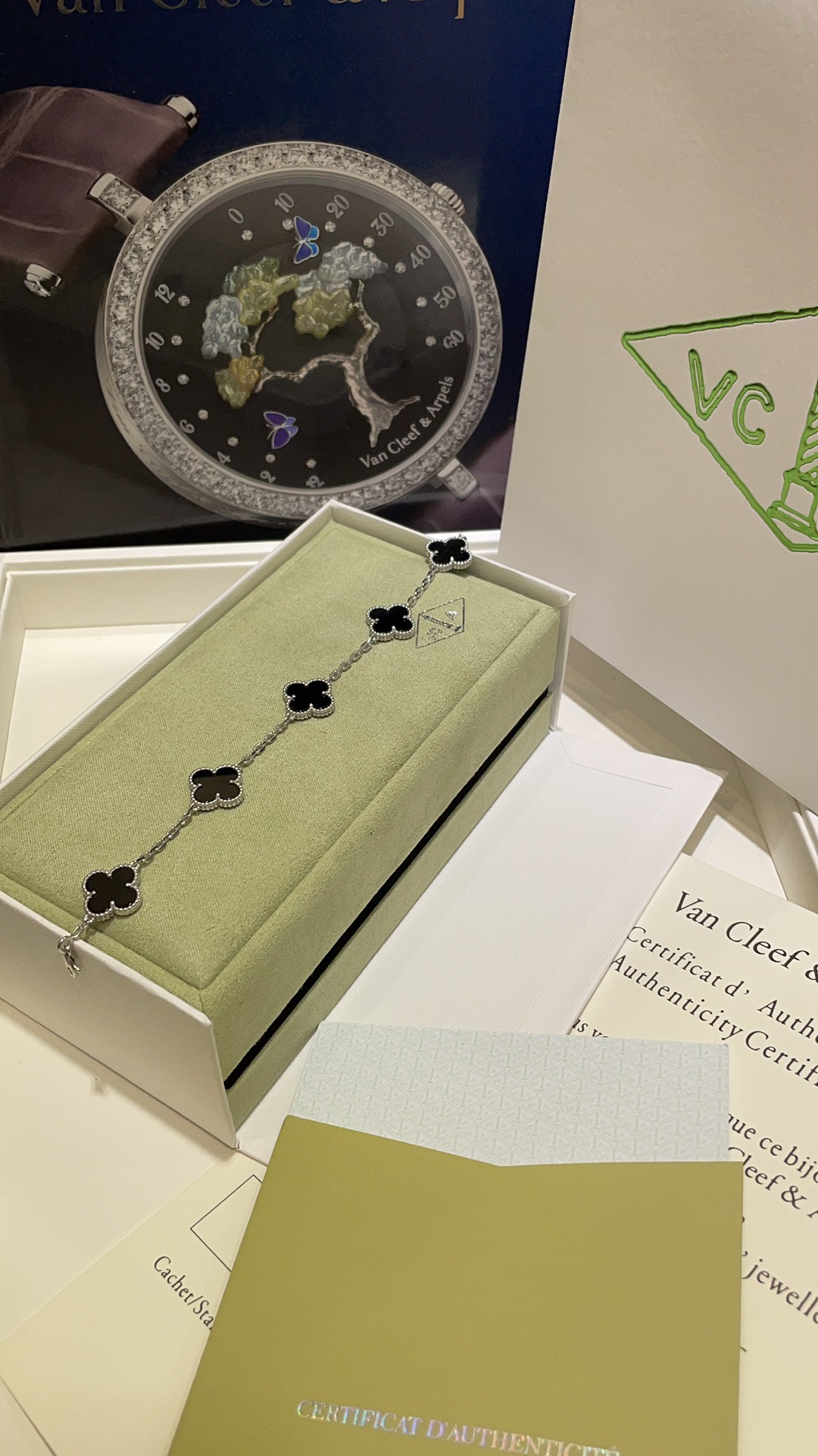 NO:635557,VCA five-flower metaphysics popular recommendation & five-flower bracelet collection, black onyx, white shell, malachite, red onyx, bracelet, Cartier high-end jewelry19860909VCA五花玄学人气推荐  & 五花手链合集 黑玛瑙·白贝·孔雀石·红玛瑙都有,,bracelet,卡迪亚高端饰品,Jewelry